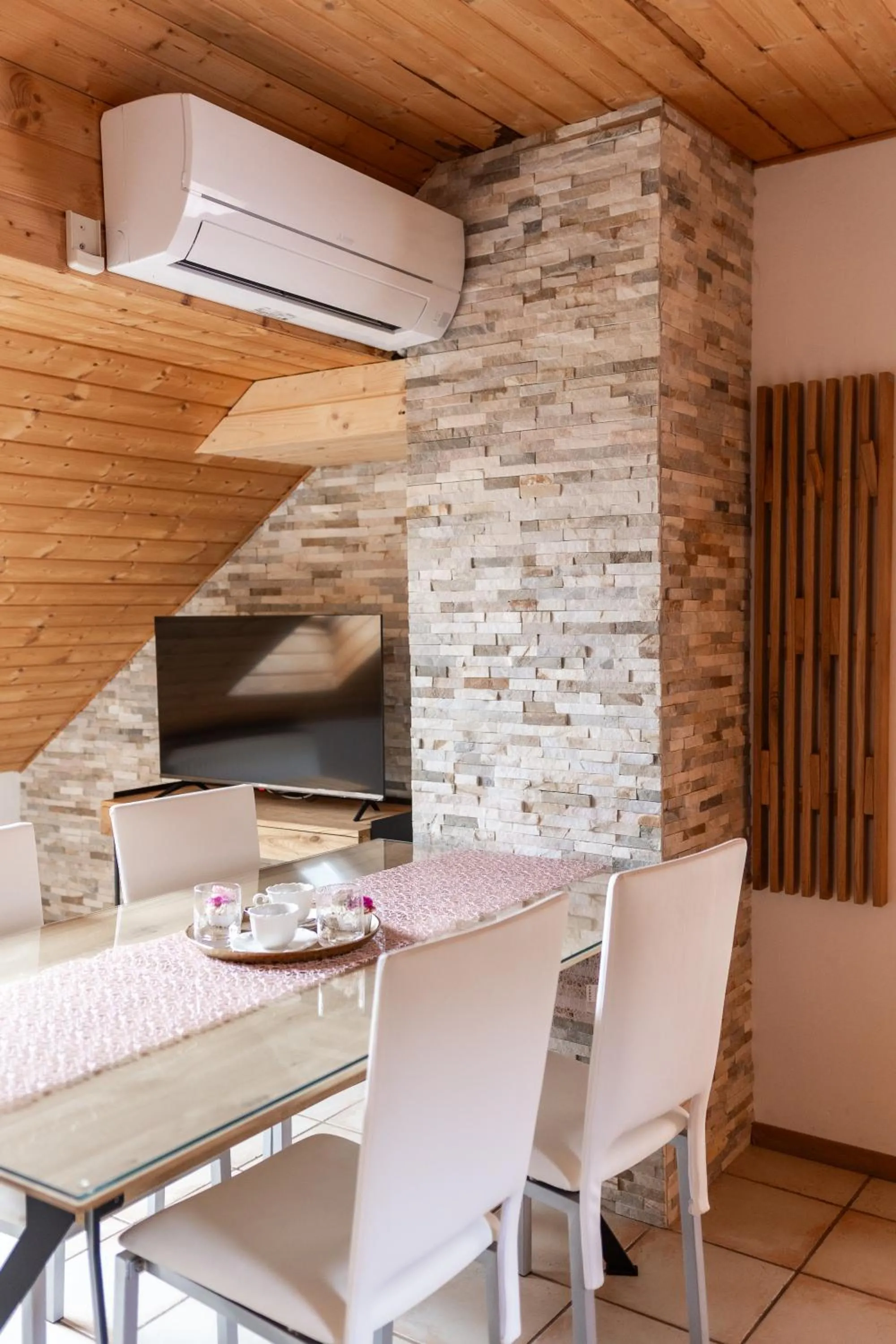 Dining area in Apartments-Rooms Kocijancic
