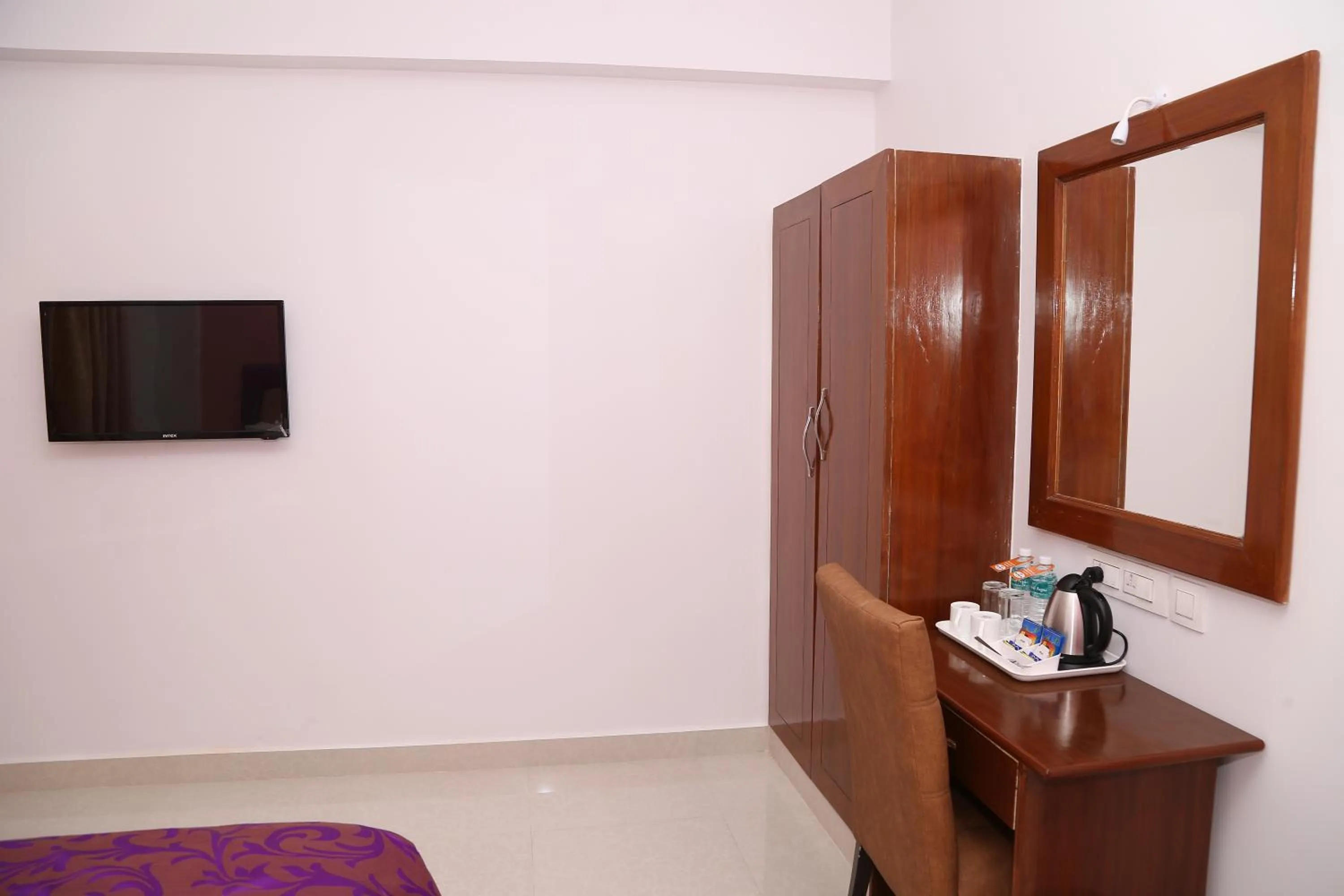 TV and multimedia in Sbk Park Inn