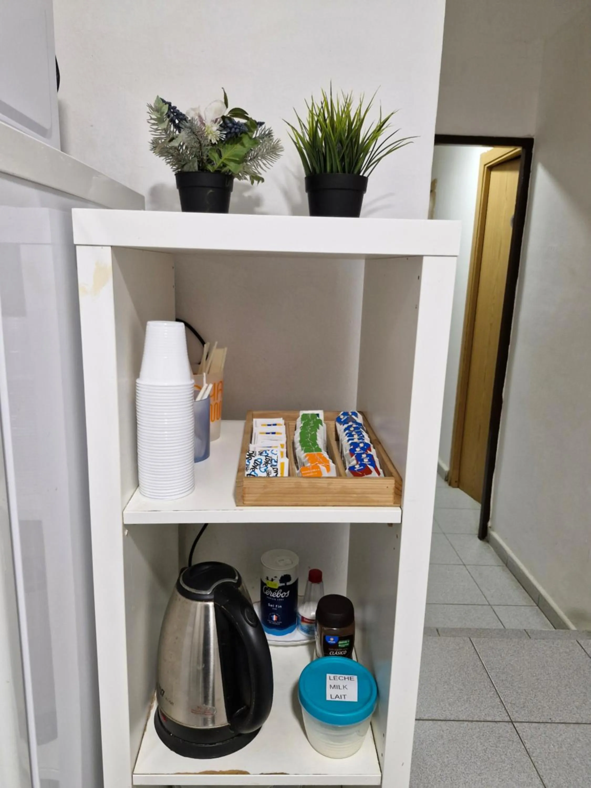 Coffee/tea facilities in Hostal Elkano