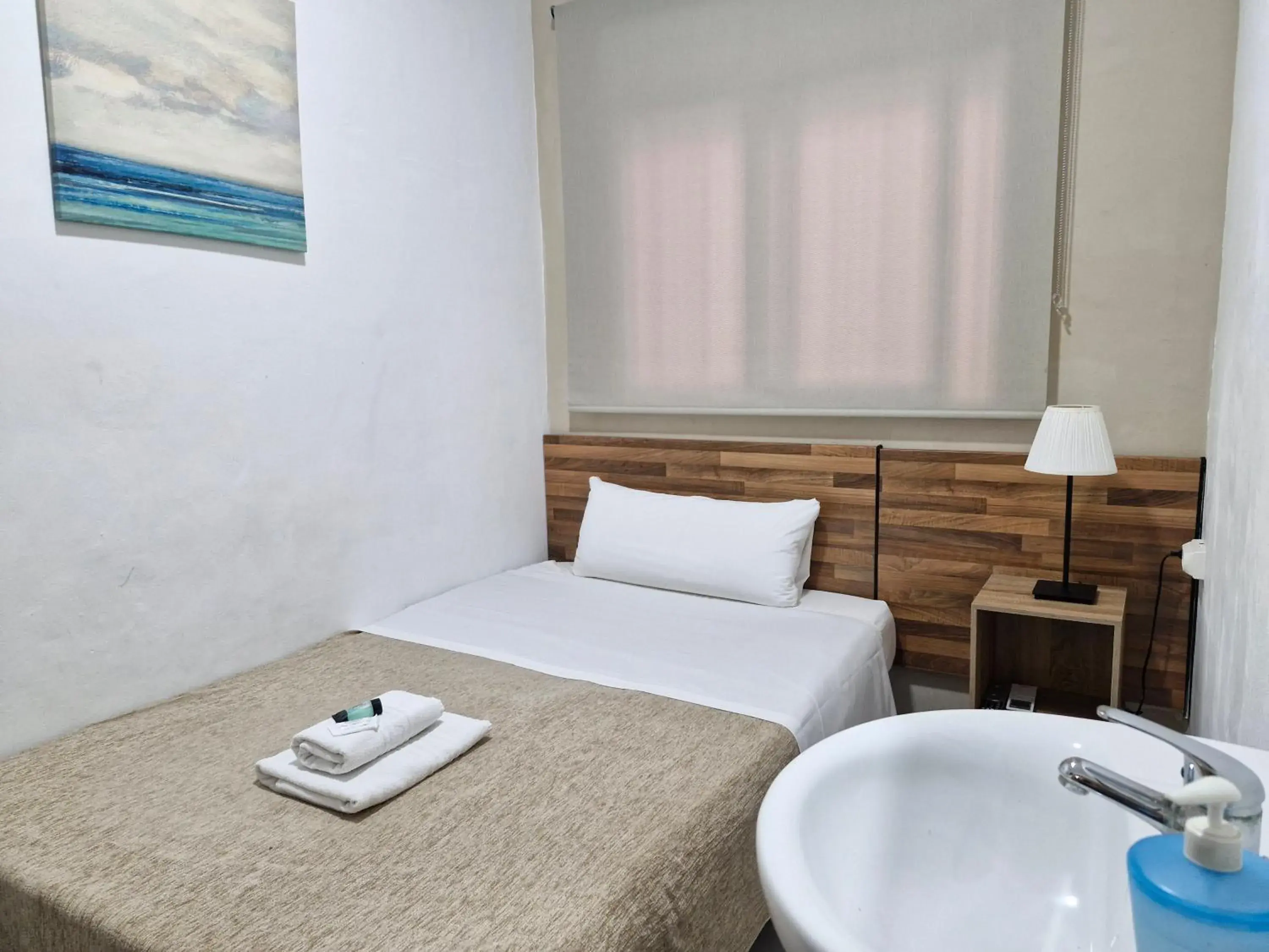 Photo of the whole room, Bed in Hostal Elkano Photo of the whole room, Bed in Hostal Elkano