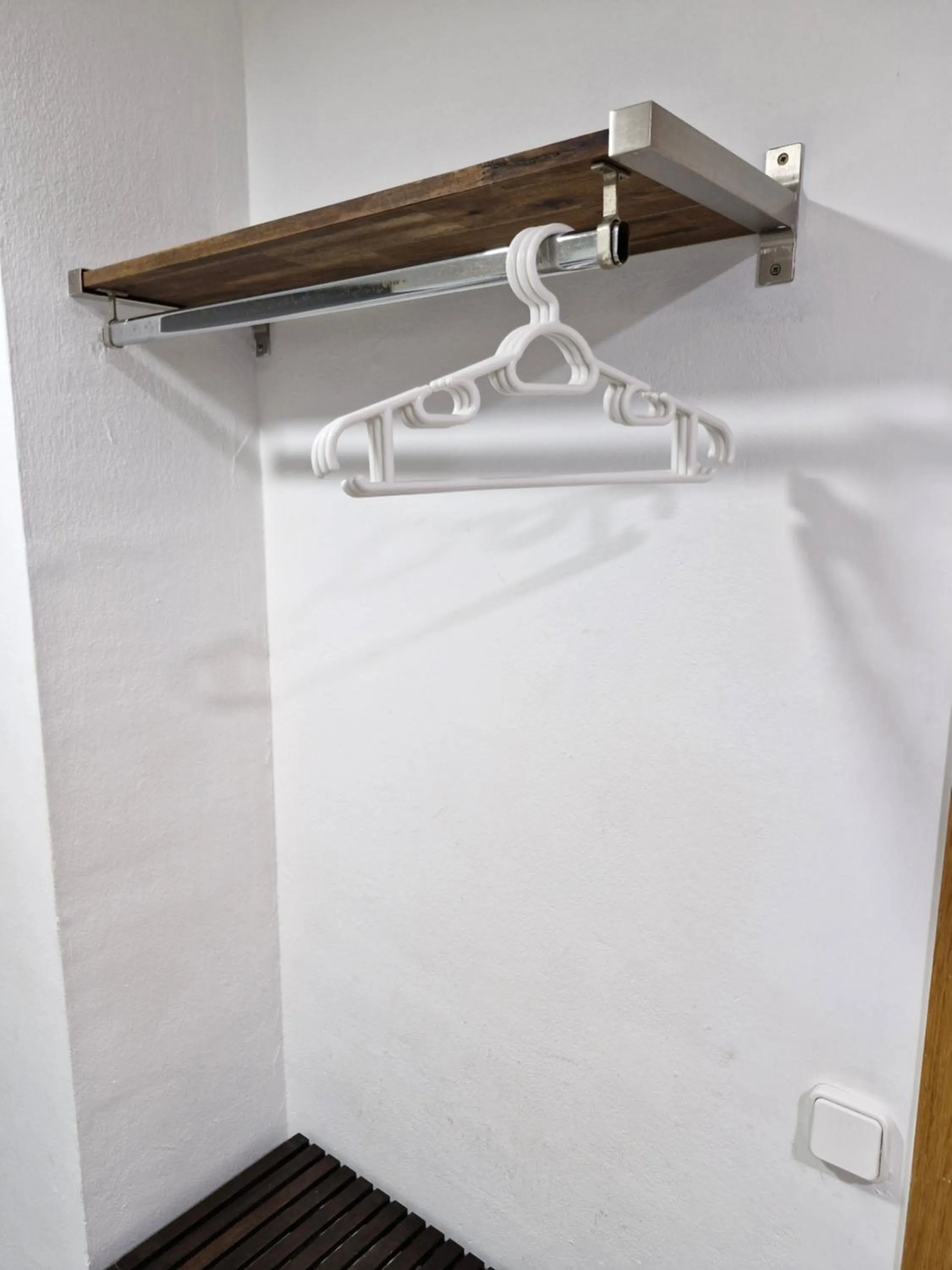 wardrobe in Hostal Elkano