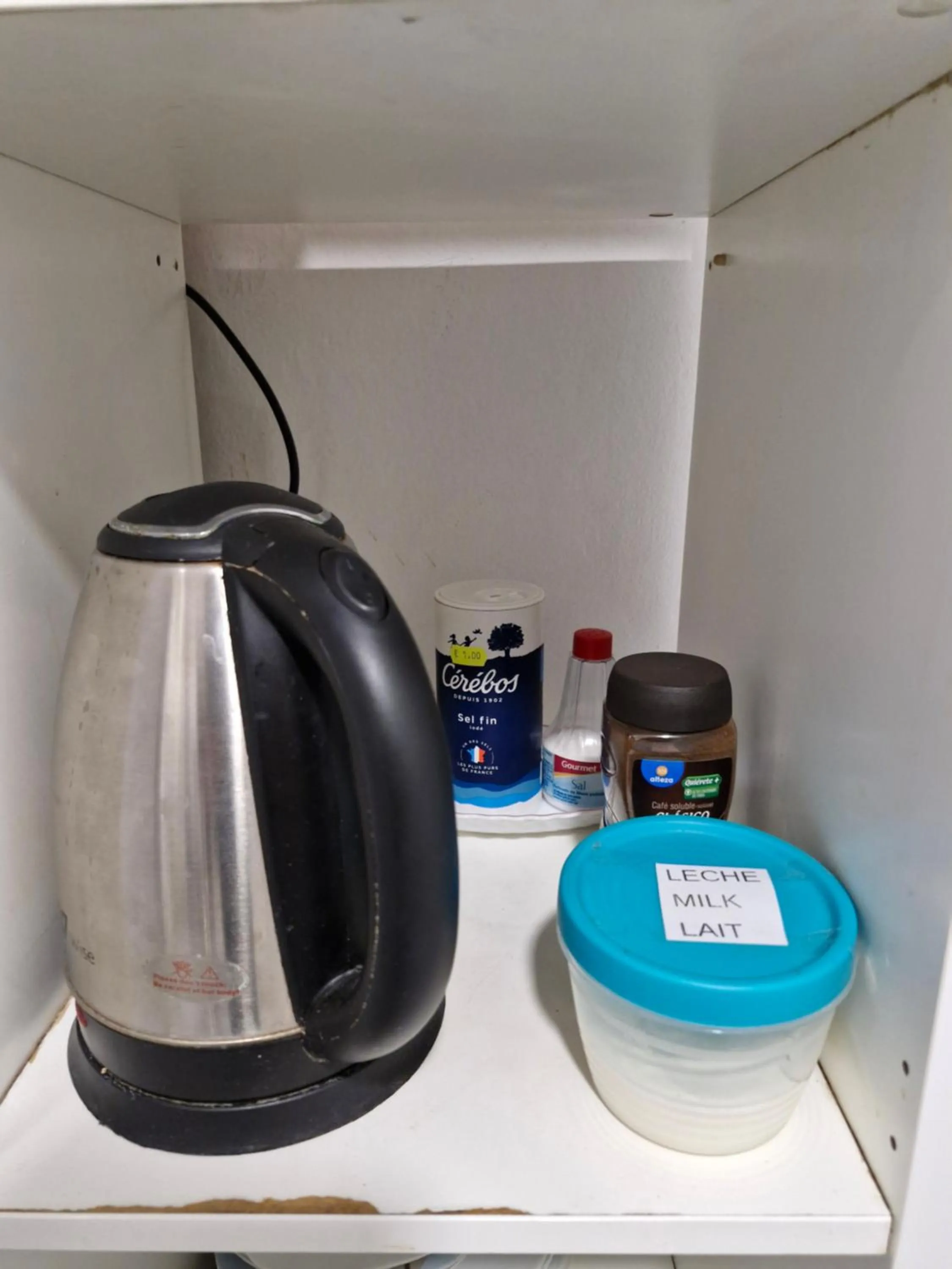 Kitchen or kitchenette in Hostal Elkano