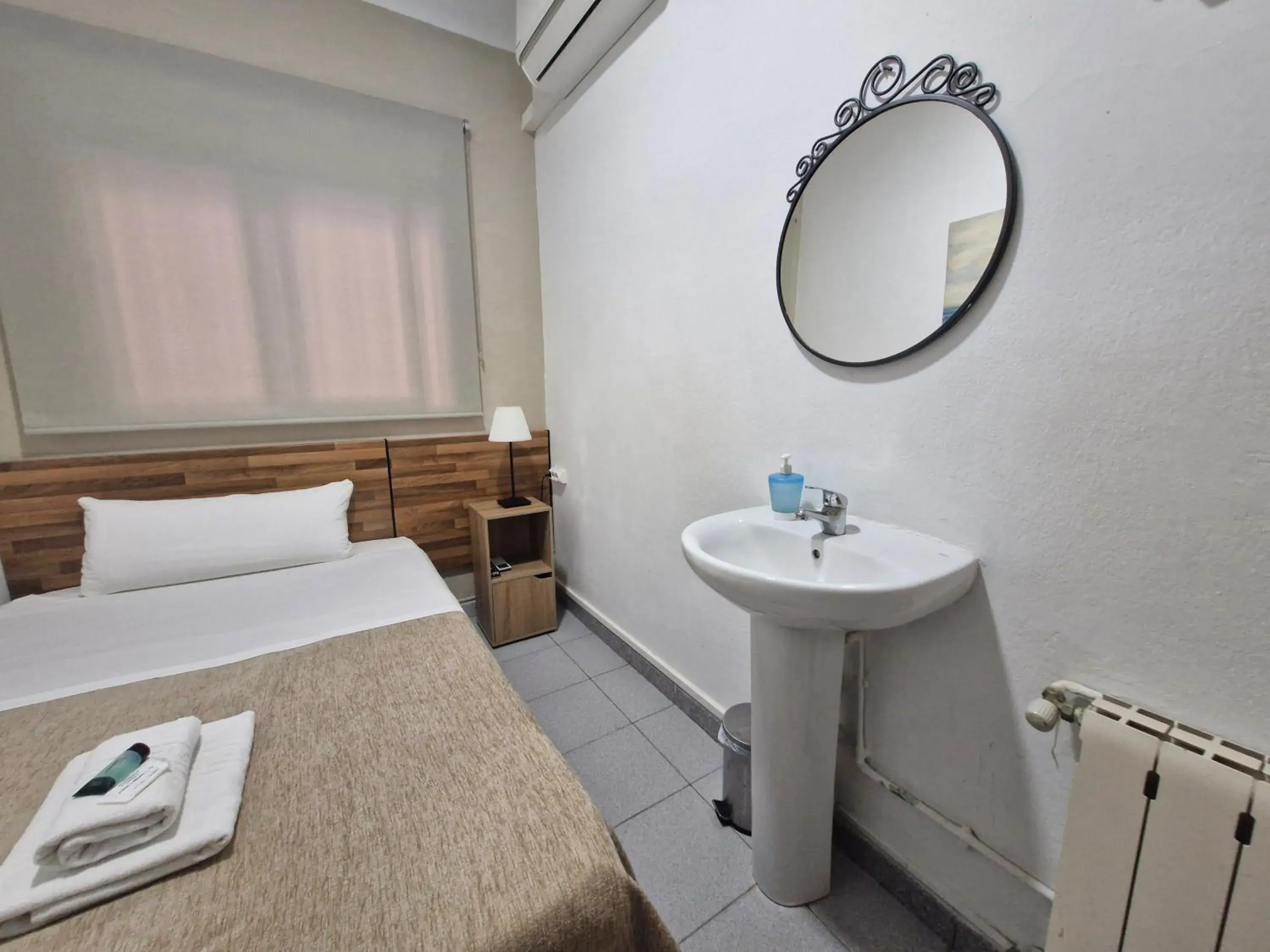 Bed in Hostal Elkano Bed in Hostal Elkano