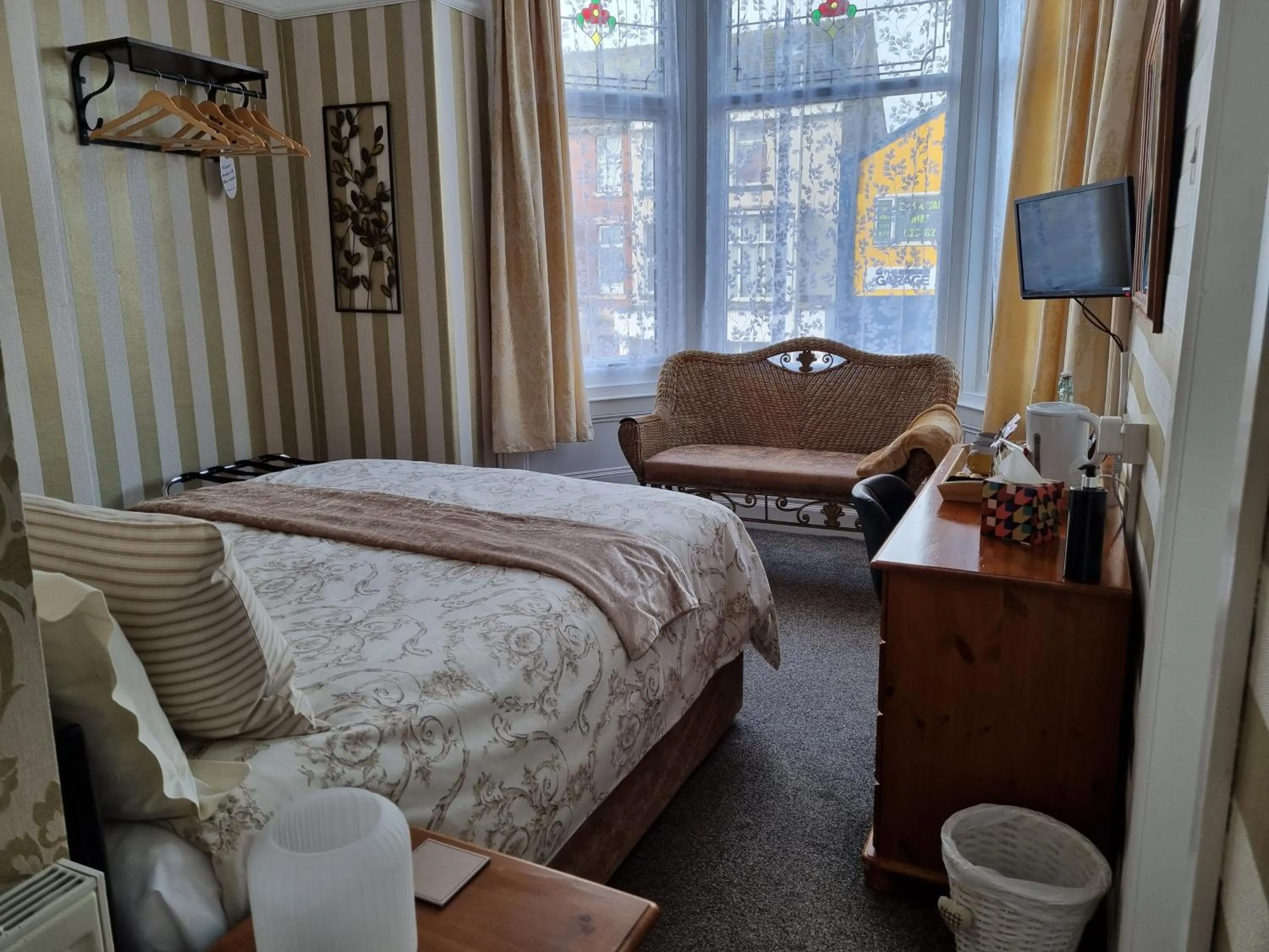 Photo of the whole room, Bed in Sirocco Blues Guest House