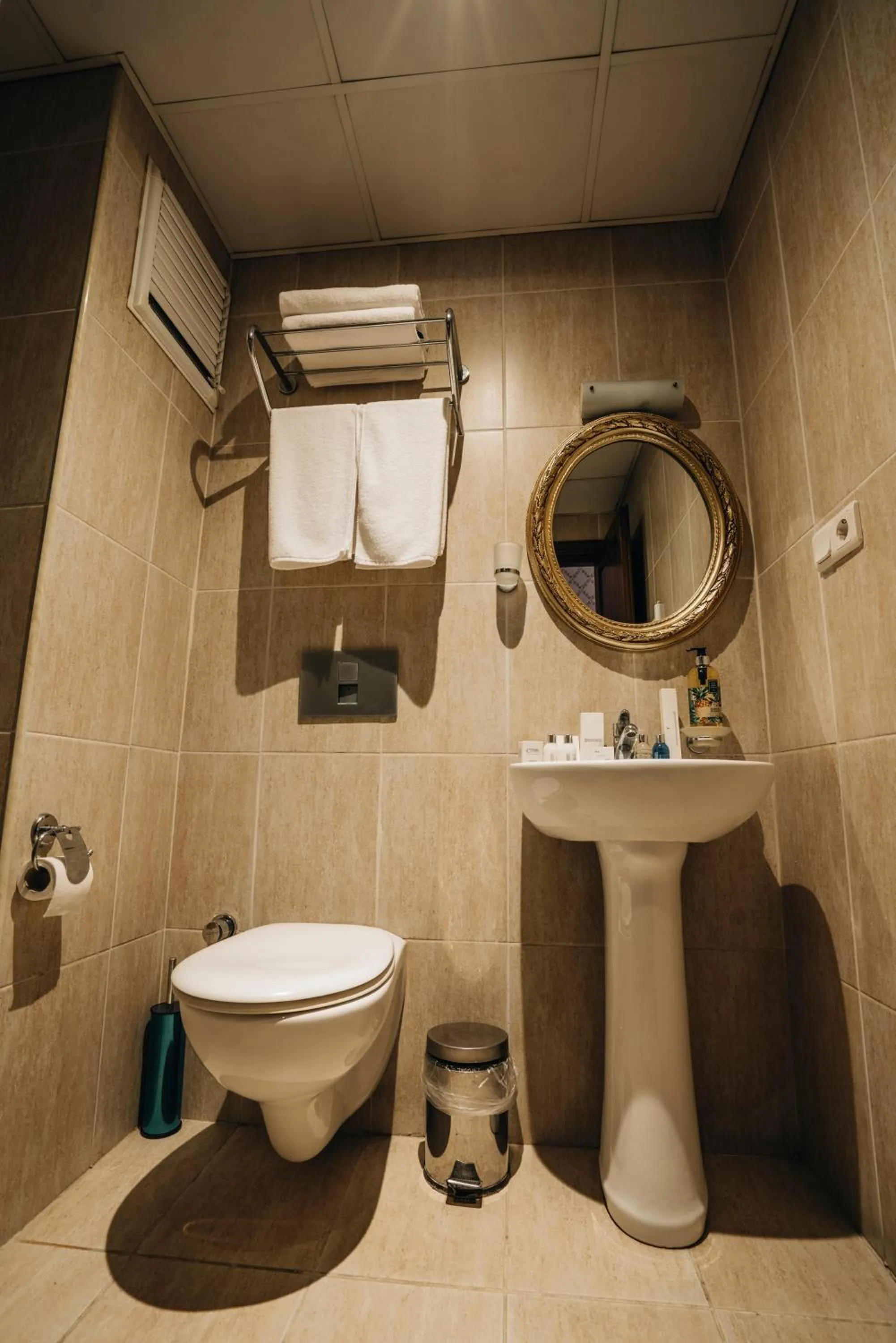 Toilet in Gulliver Mansion Hotel