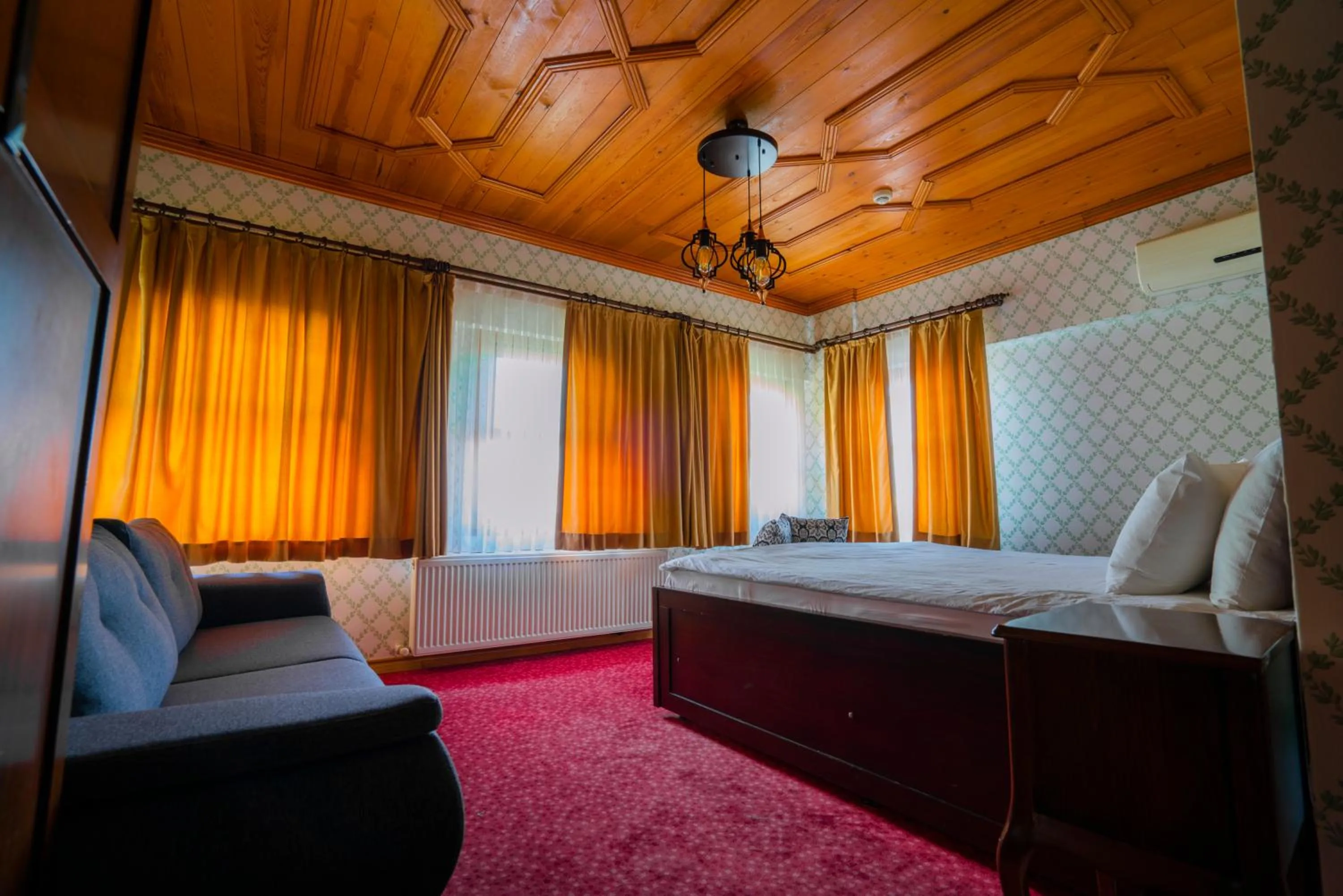 TV and multimedia, Bed in Gulliver Mansion Hotel