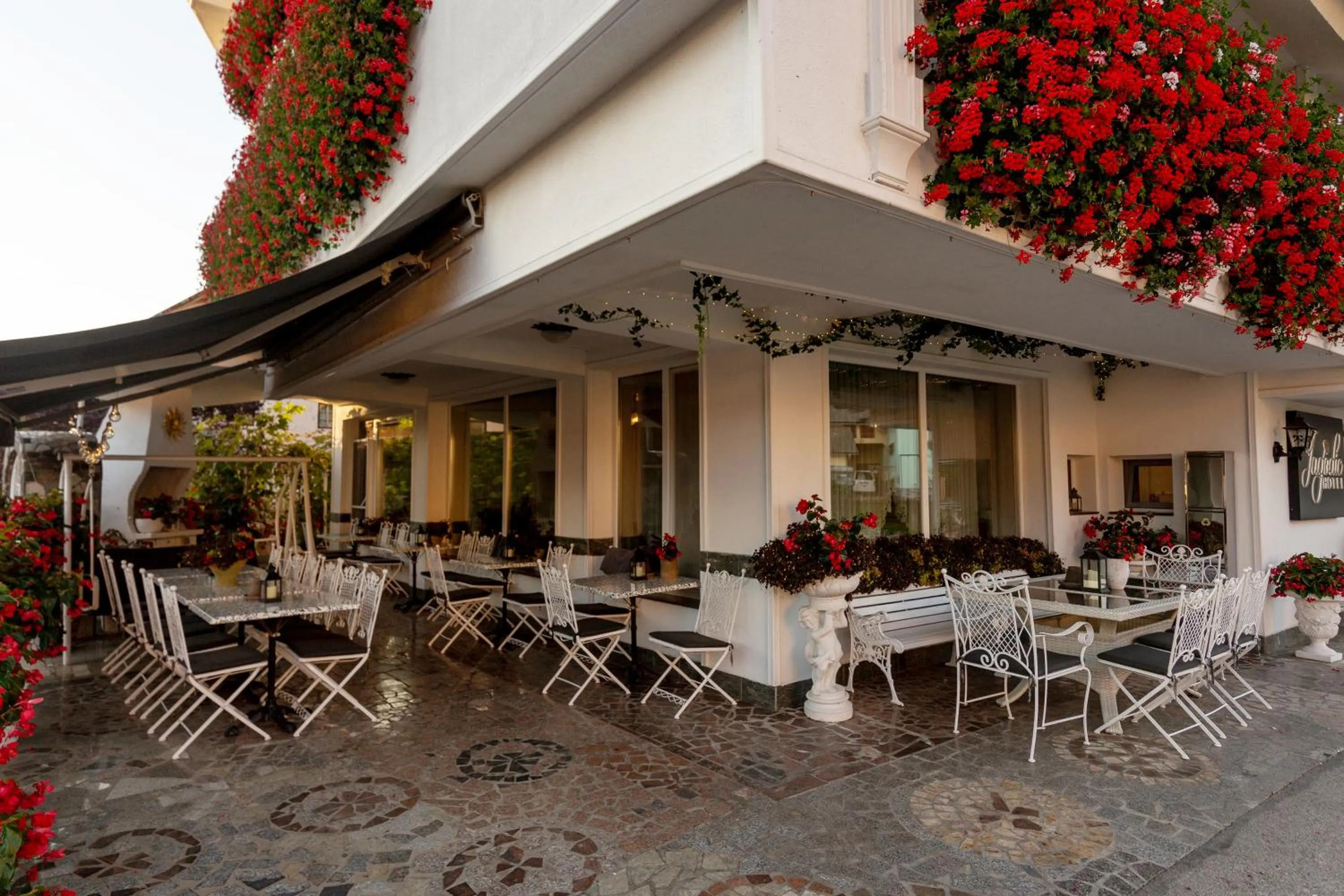 Patio in Jagodic Garni Hotel
