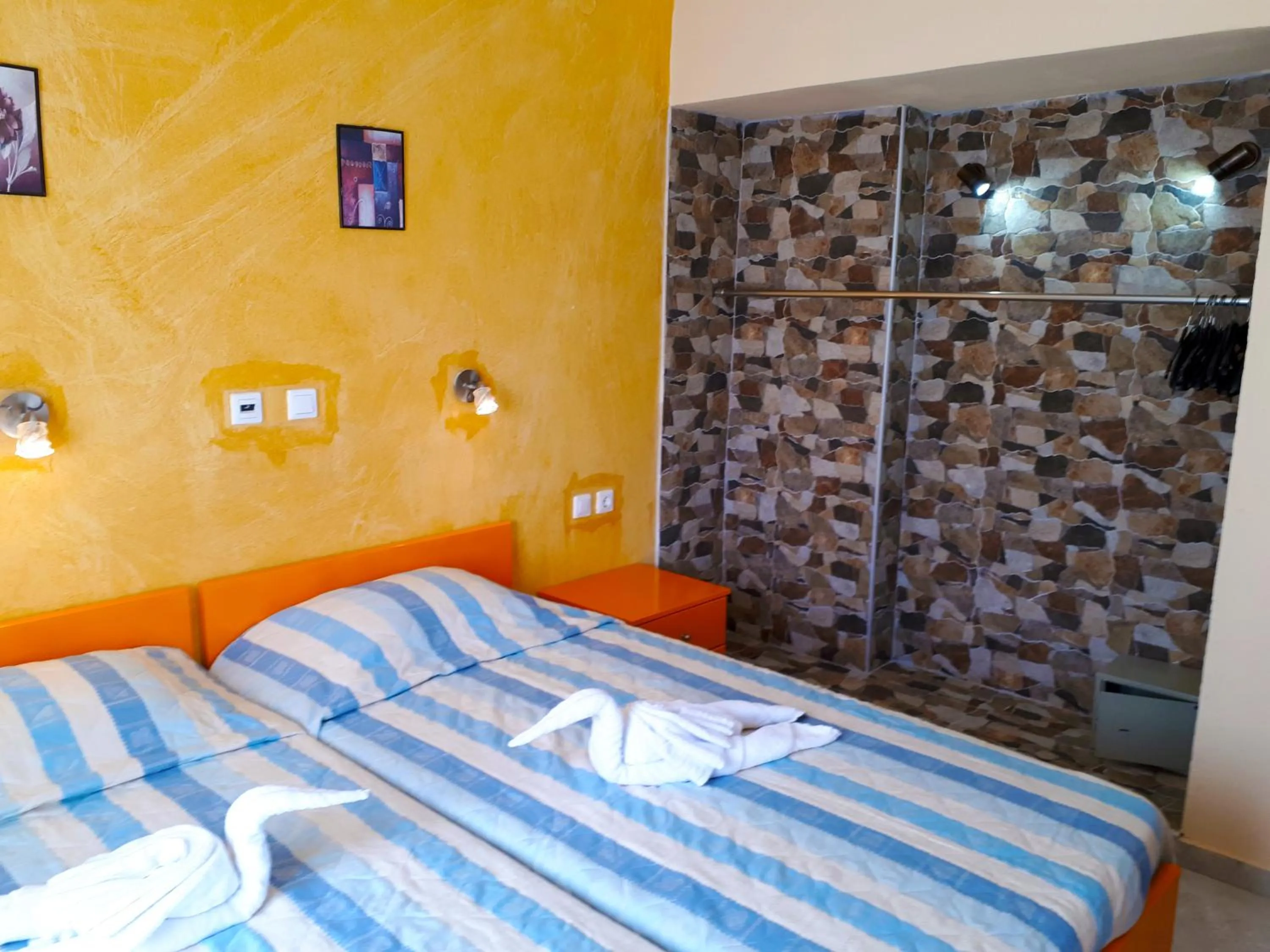 Bed in Katerini Apartments Hotel