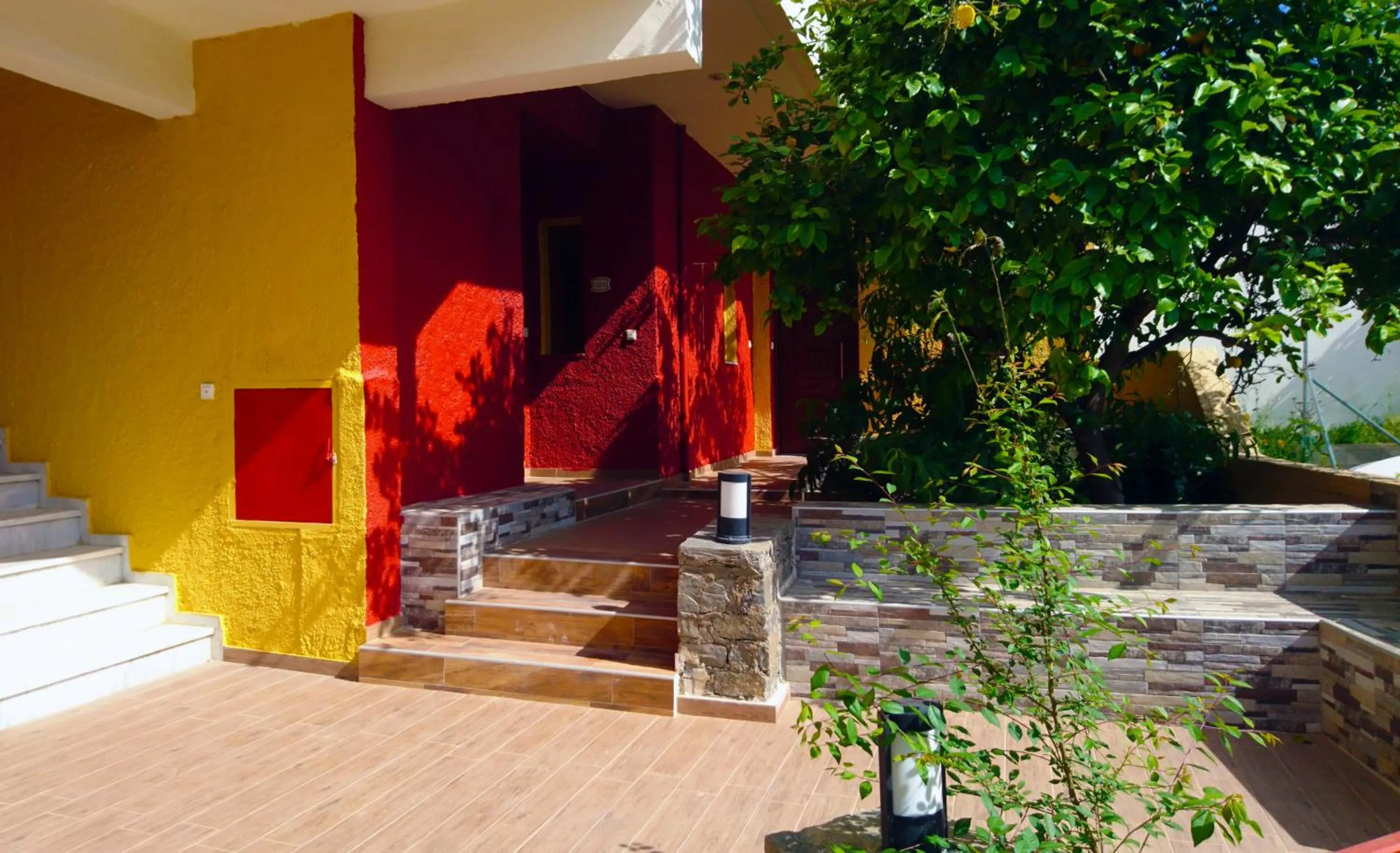 Patio in Katerini Apartments Hotel