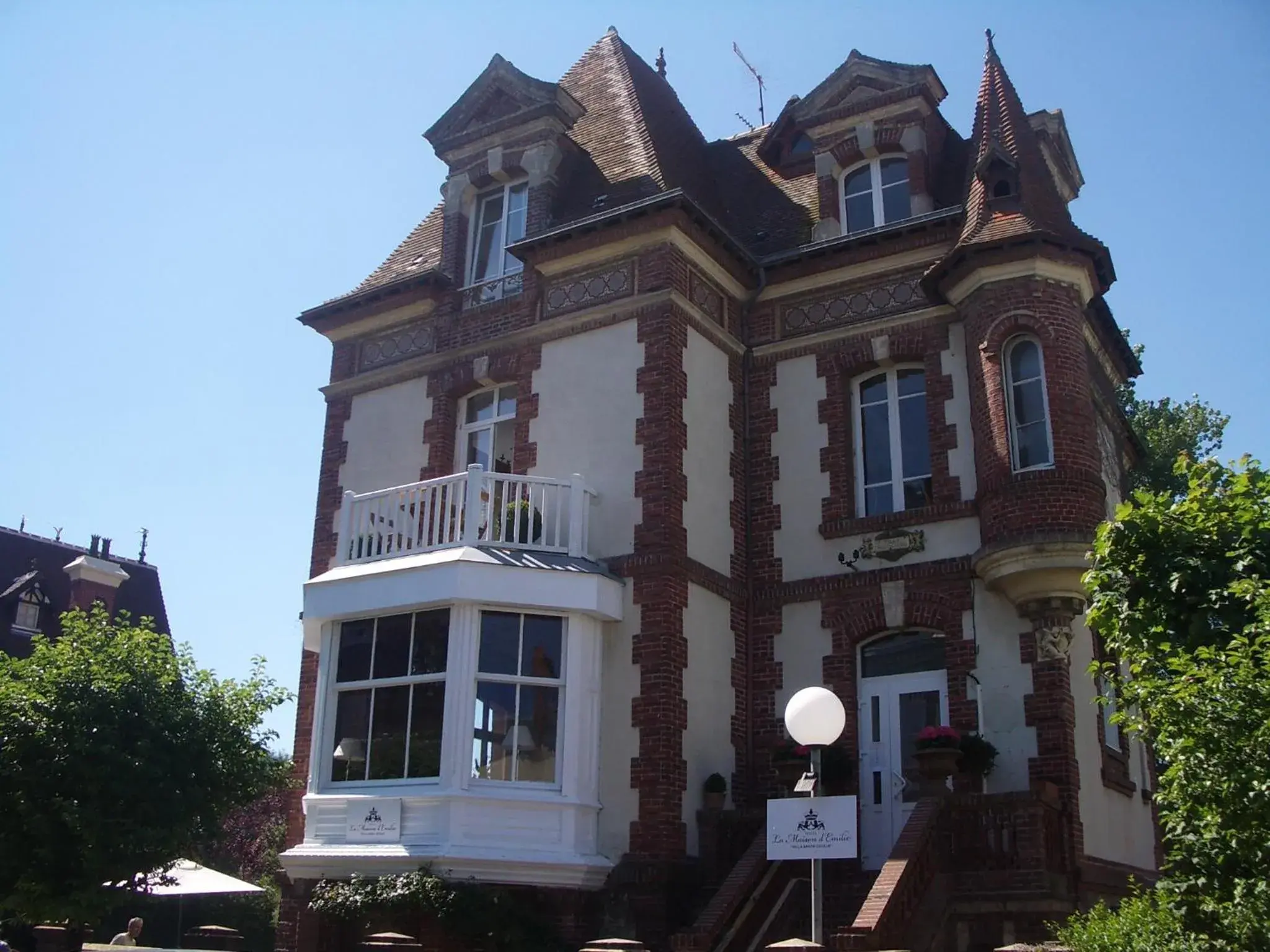 La Maison d'Emilie La Maison d'Emilie