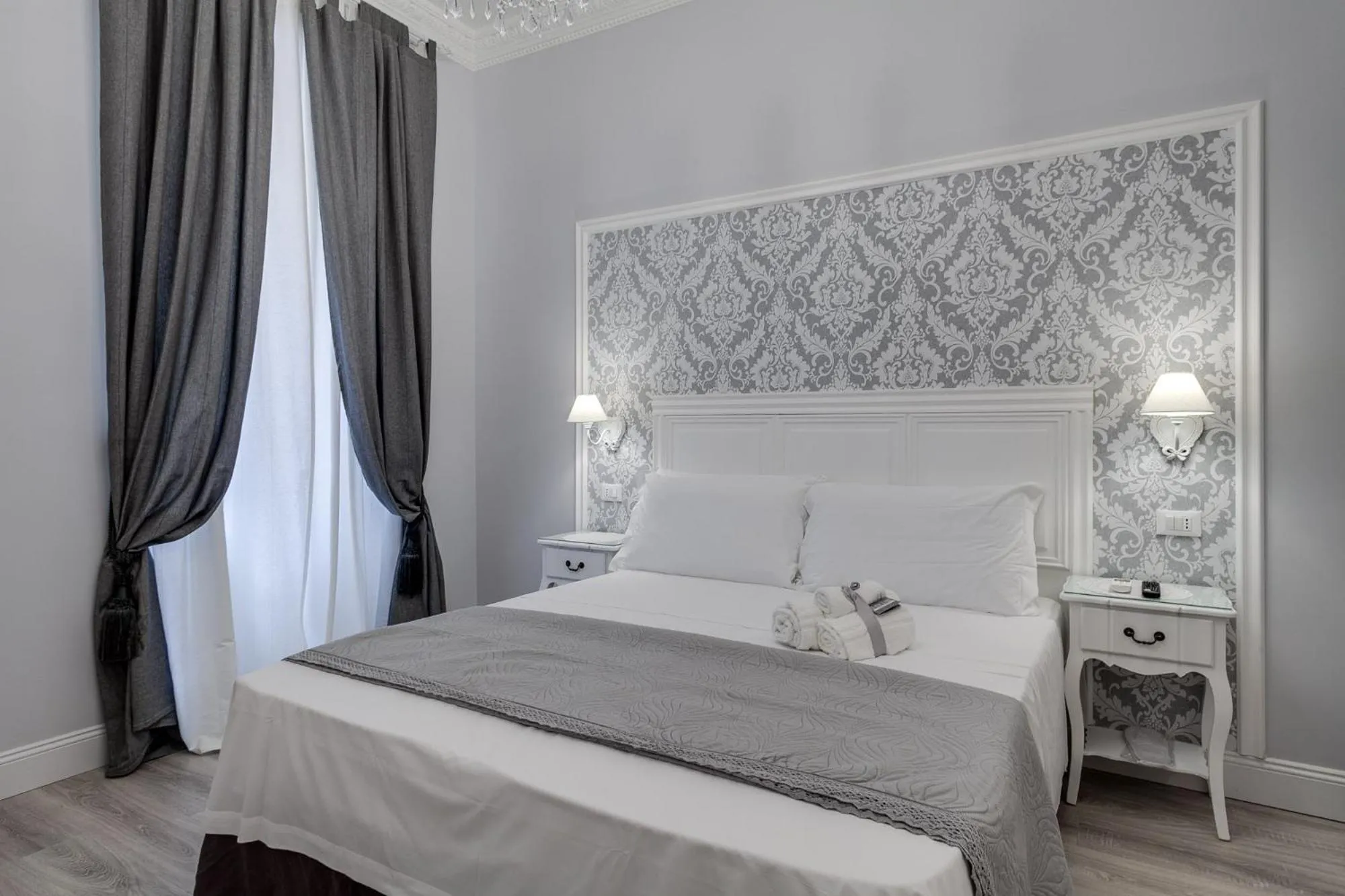 Decorative detail, Bed in Charme & Chic Luxury