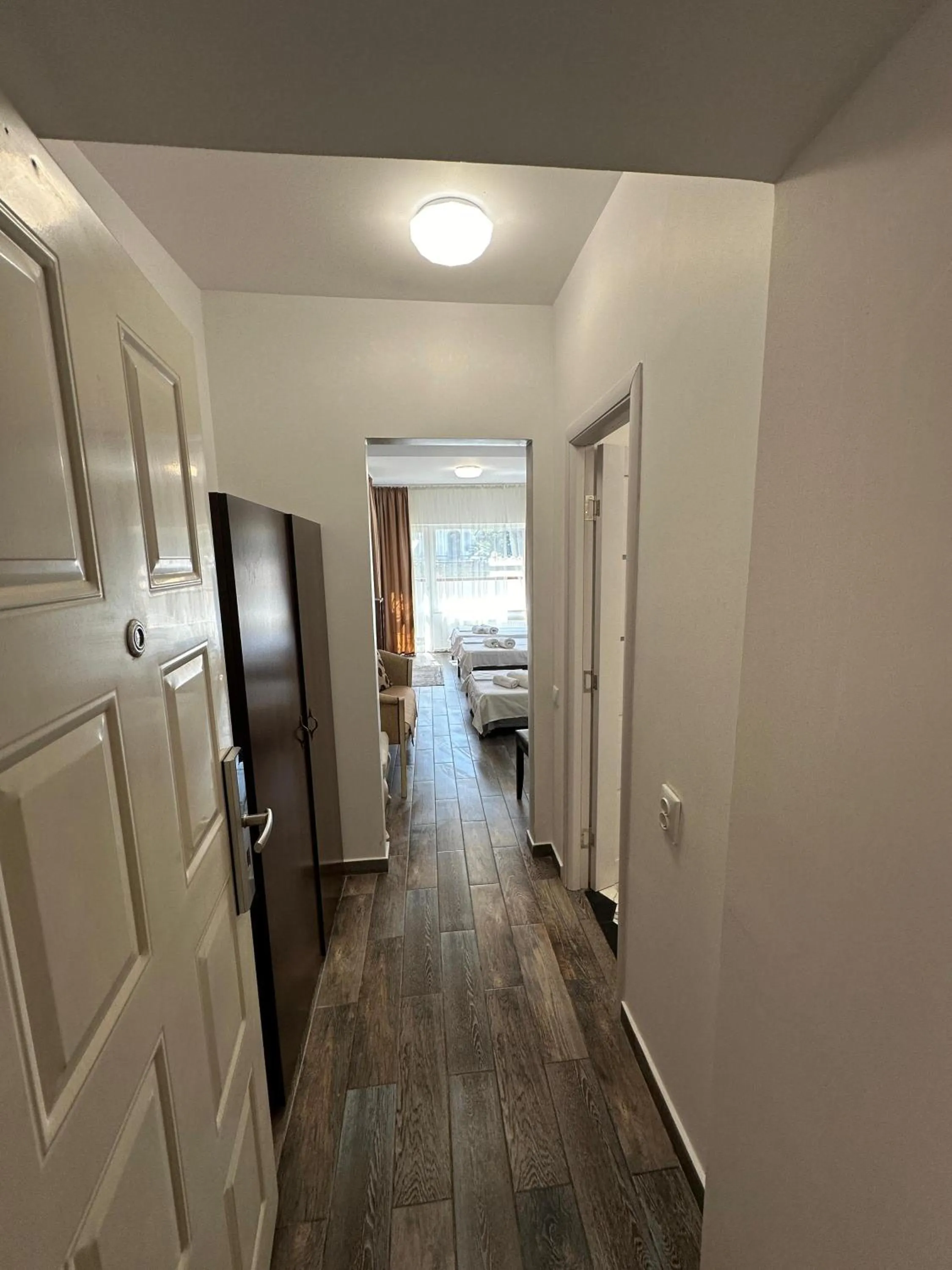 Bed in Ave Hotel Victoriei