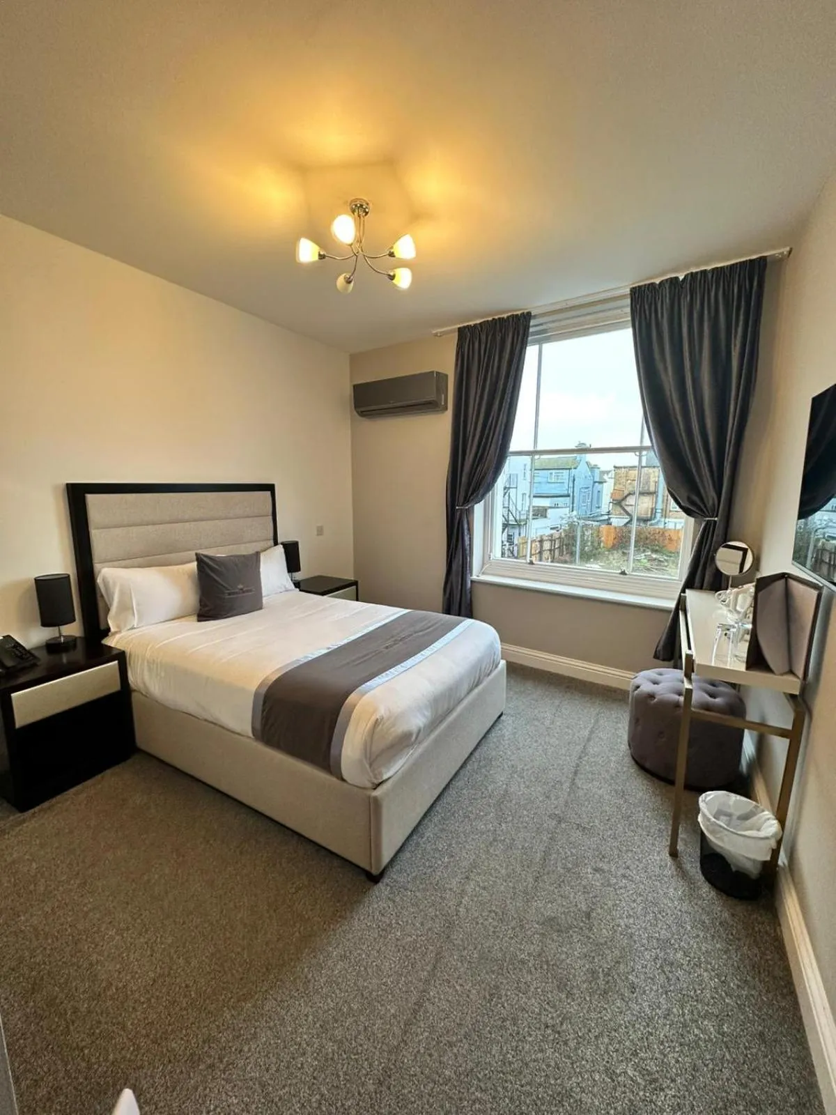 Bed in The Royal Hotel - Clacton On Sea