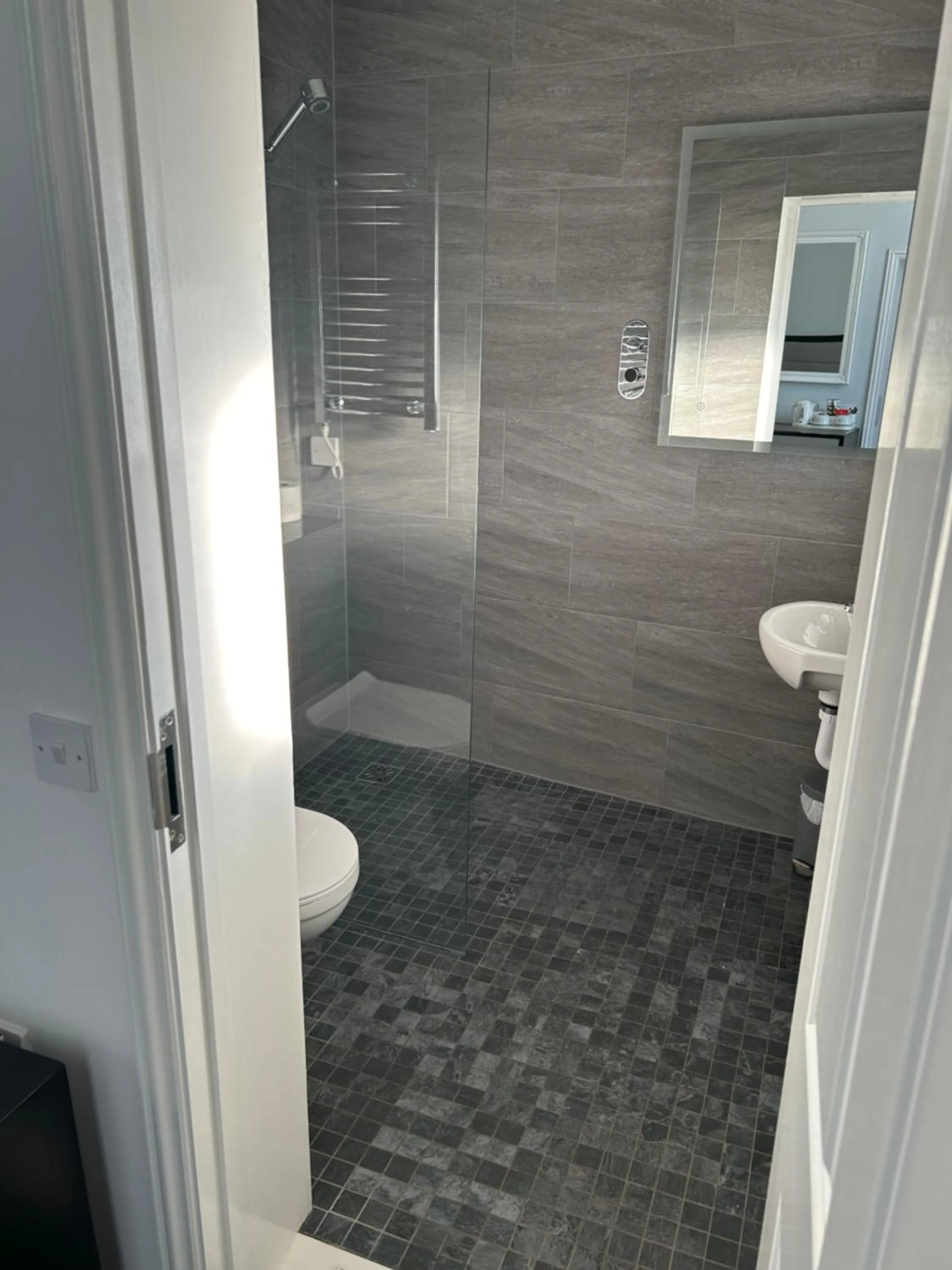 Shower in The Royal Hotel - Clacton On Sea