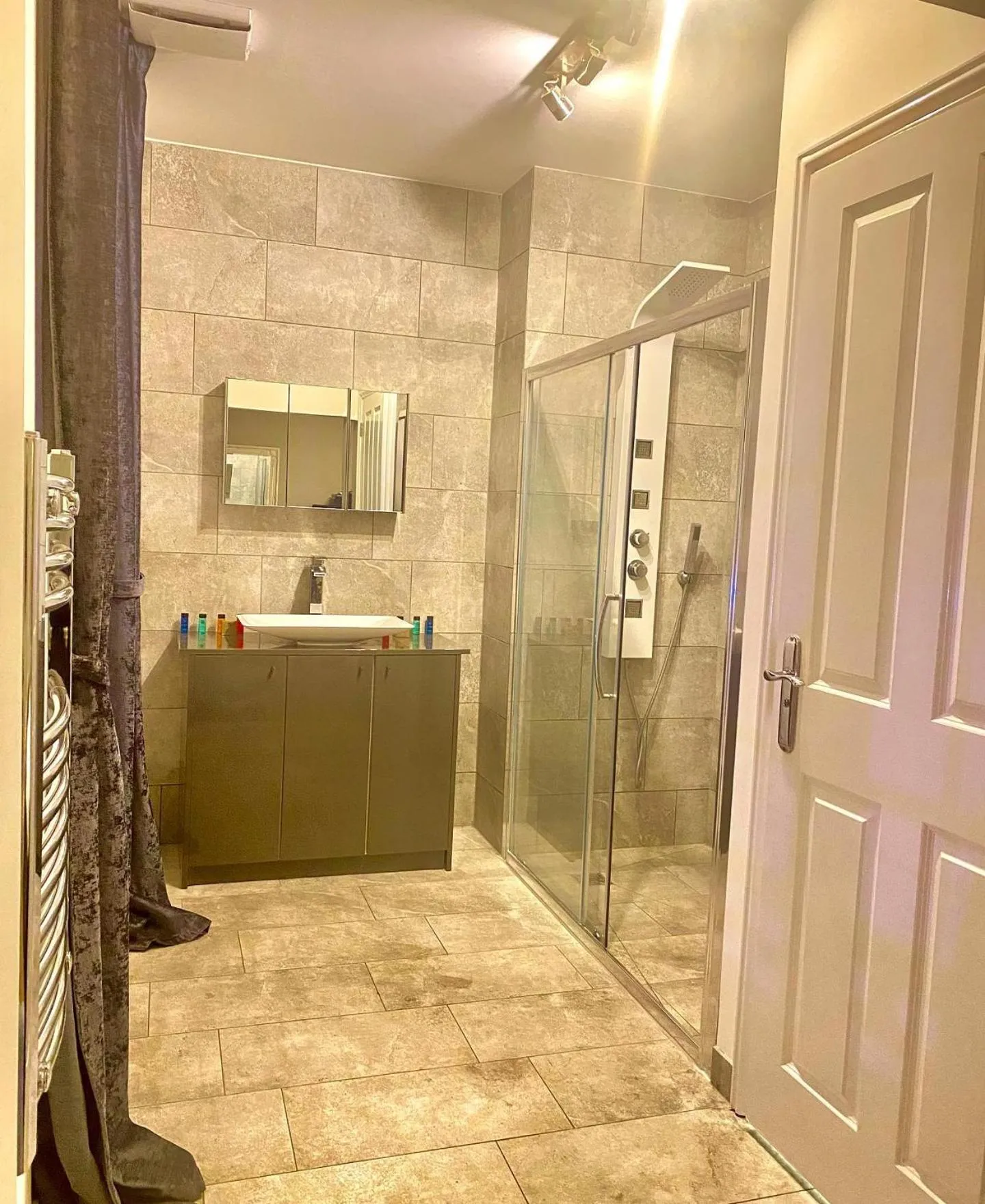 Shower in The Royal Hotel - Clacton On Sea