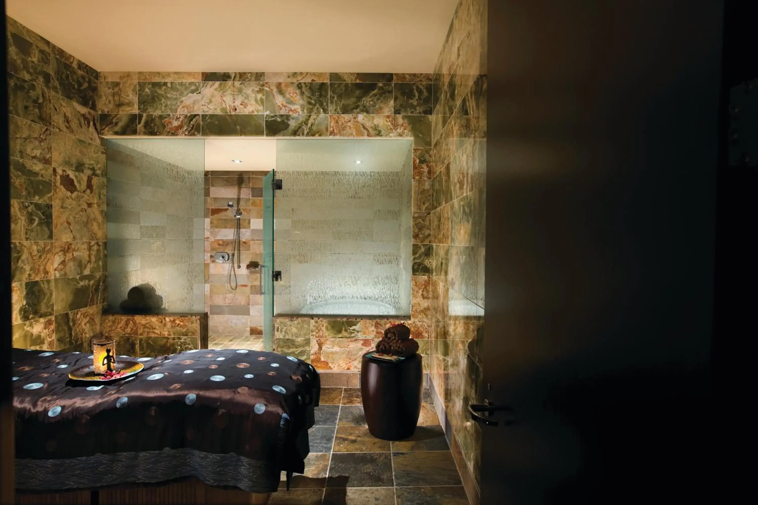 Spa and wellness centre/facilities, Bed in MGM Tower at Borgata Spa and wellness centre/facilities, Bed in MGM Tower at Borgata