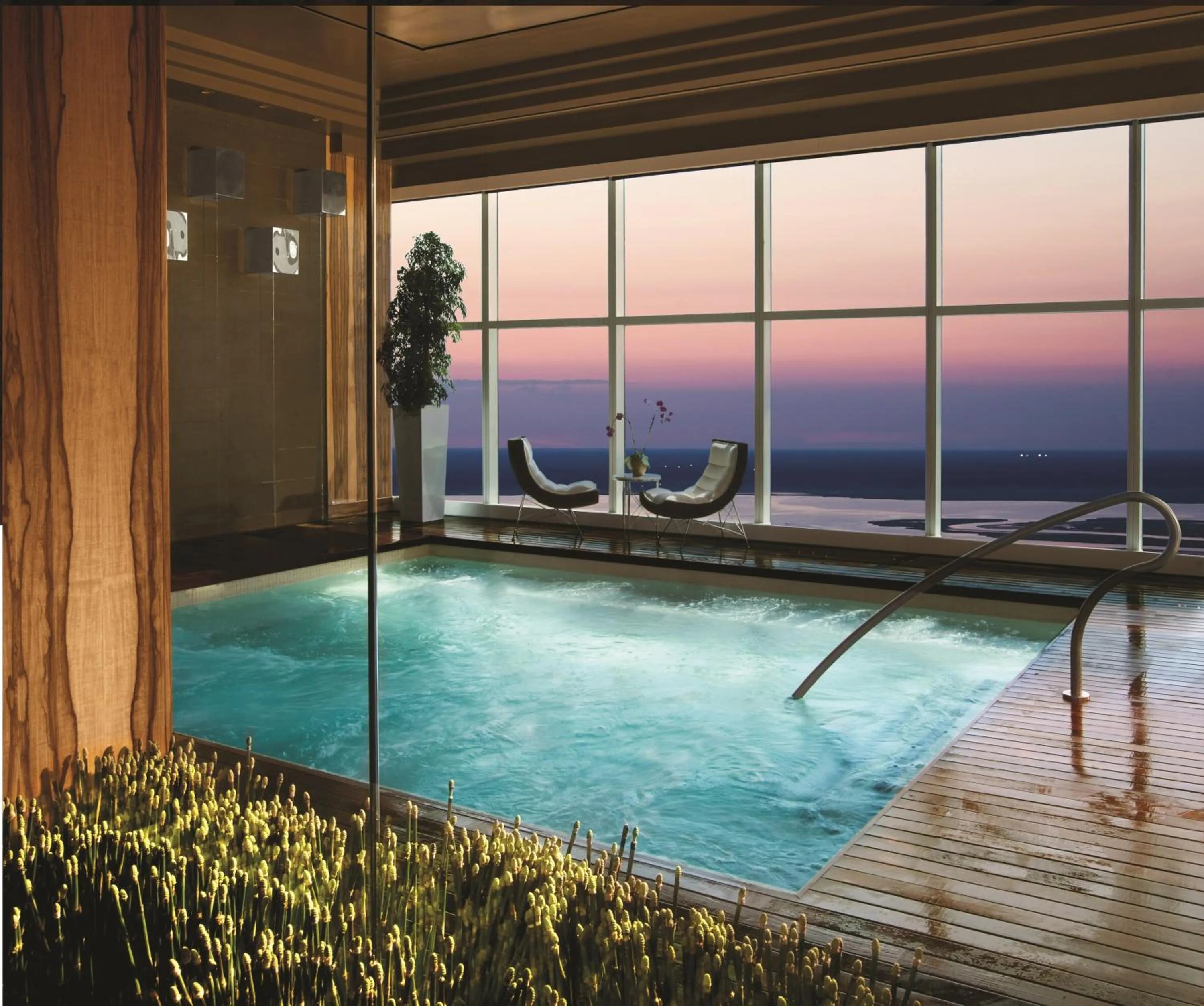 Swimming pool in MGM Tower at Borgata