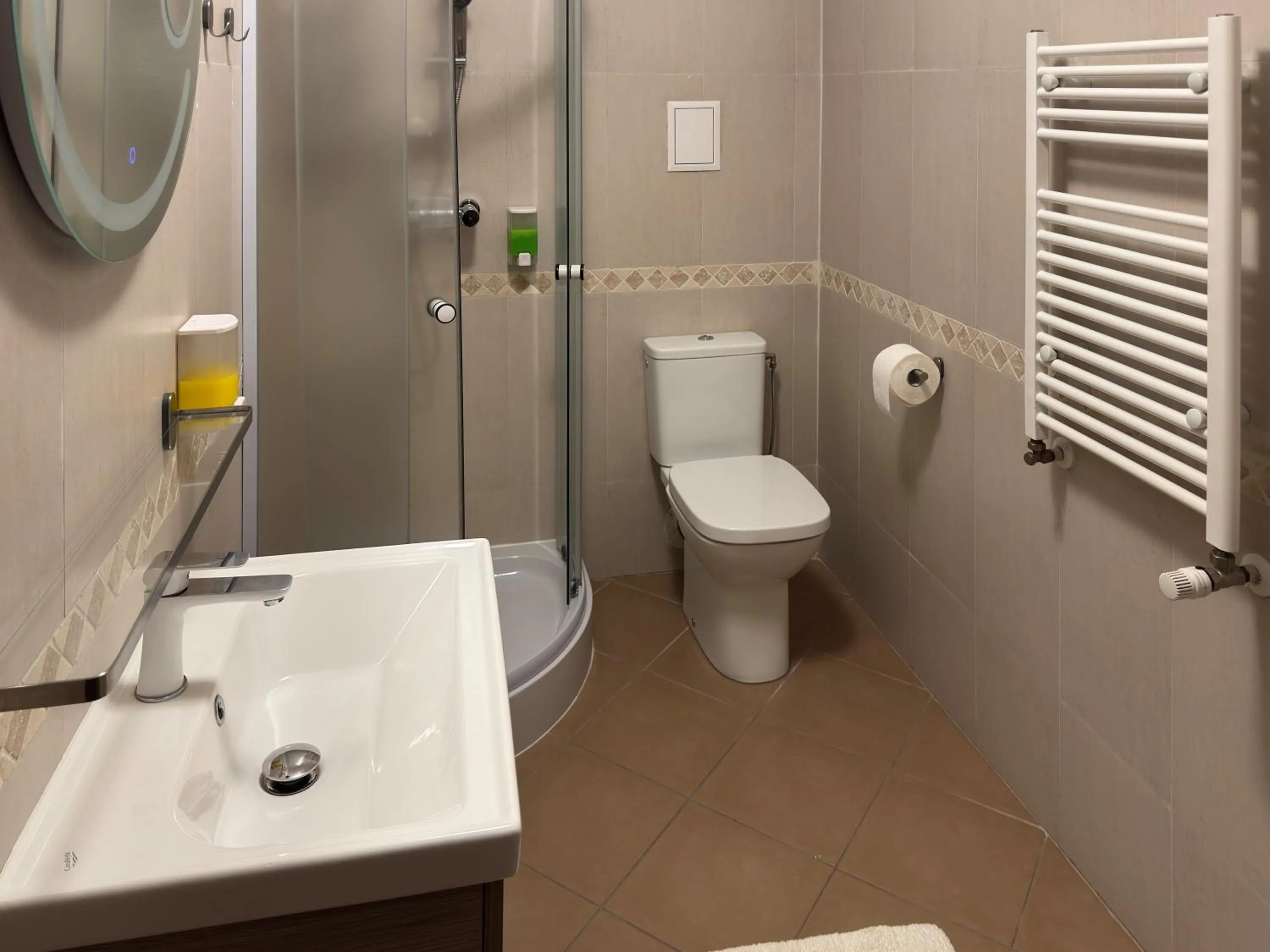 Bathroom in Monte Carlo Palace Suites