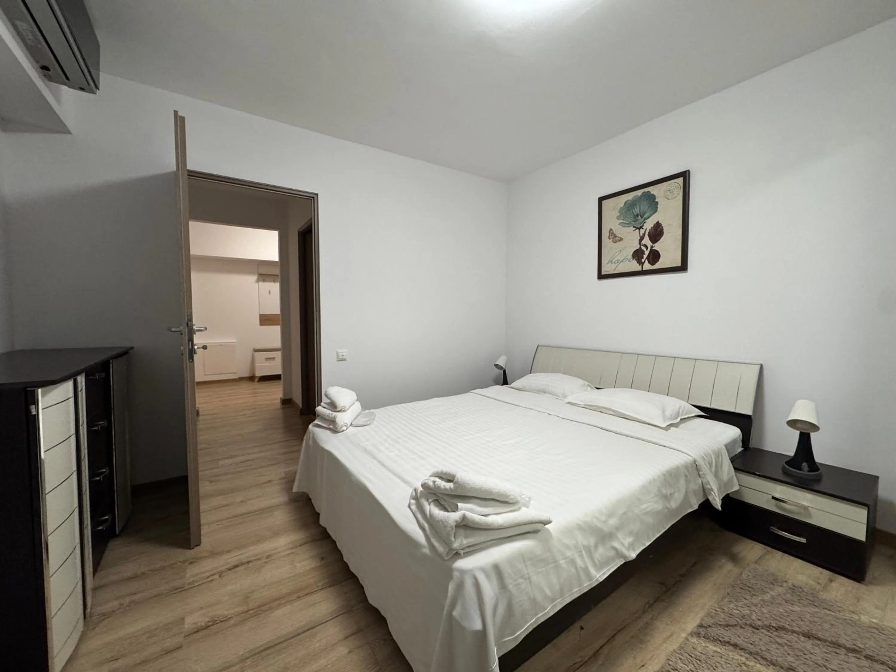 Bedroom, Bed in Monte Carlo Palace Suites