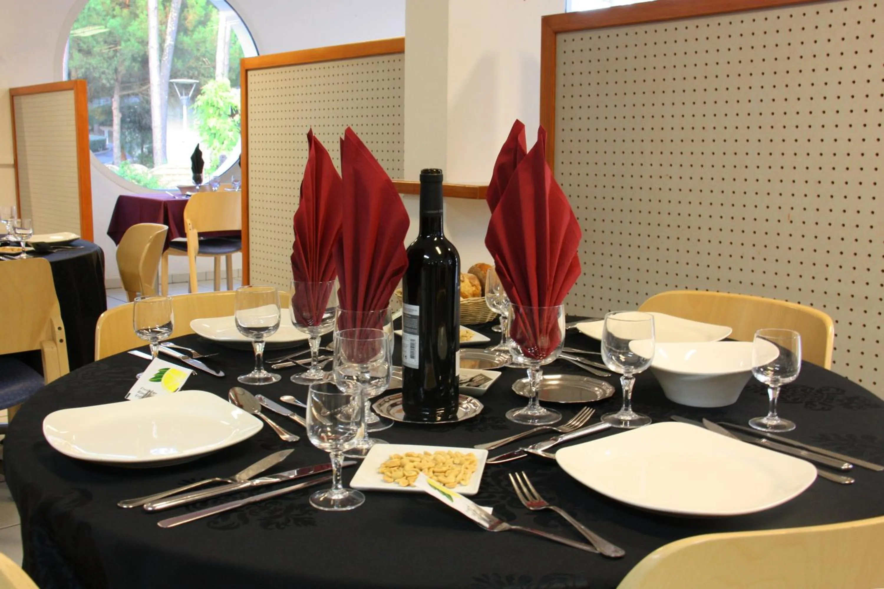 Restaurant/places to eat in Azureva Ronce les Bains