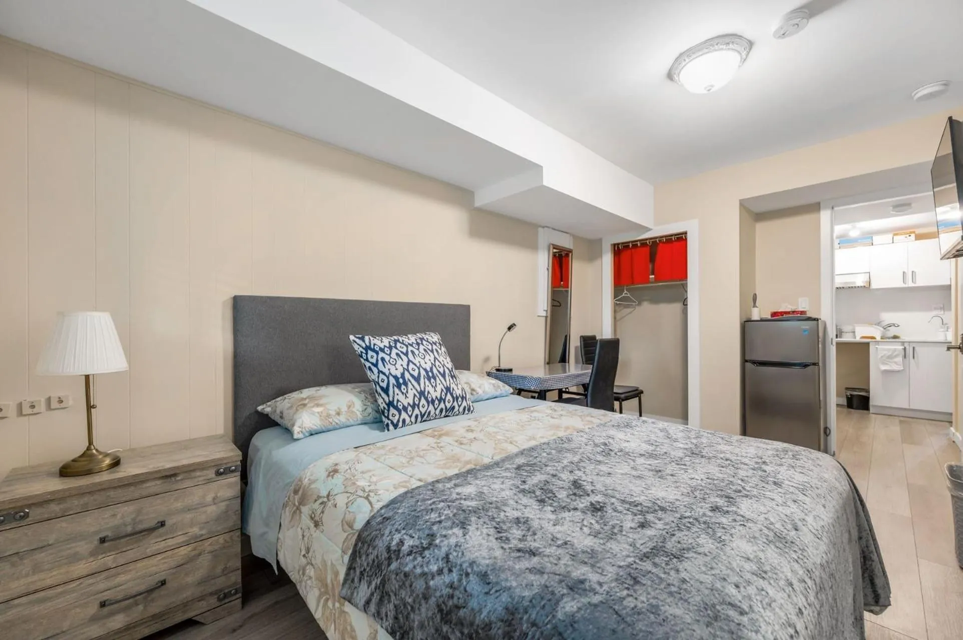 Bed in Orchid House near Vancouver YVR Airport