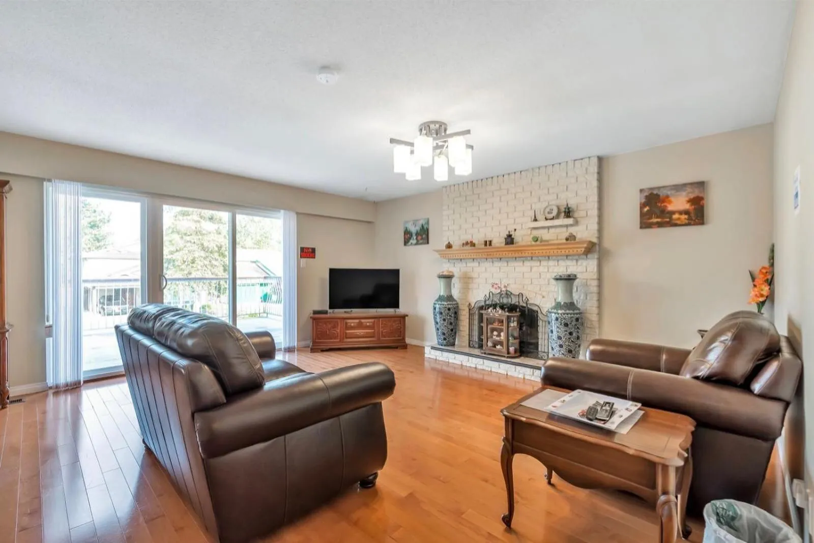 Living room in Orchid House near Vancouver YVR Airport