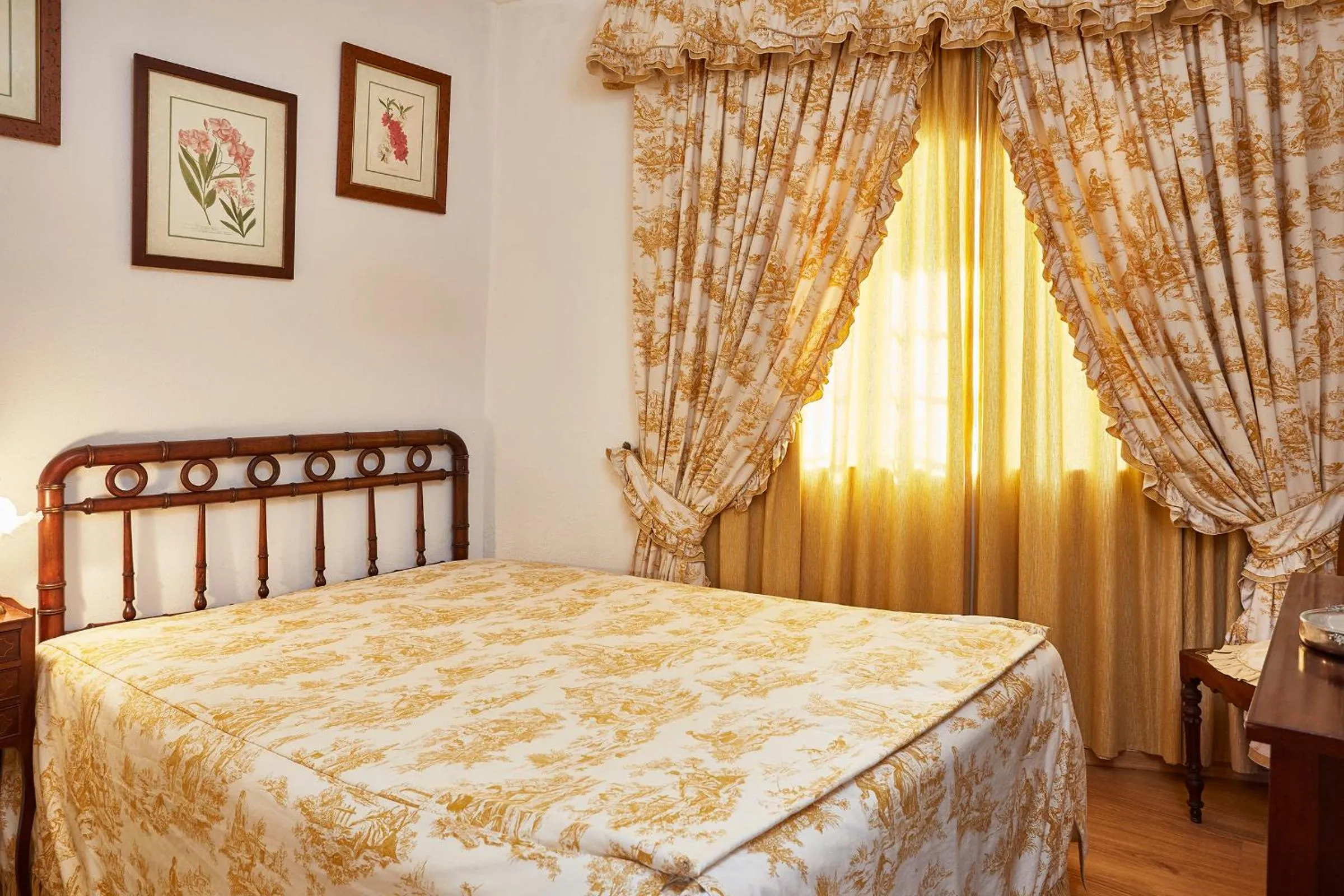 Bedroom, Bed in Casa D Obidos