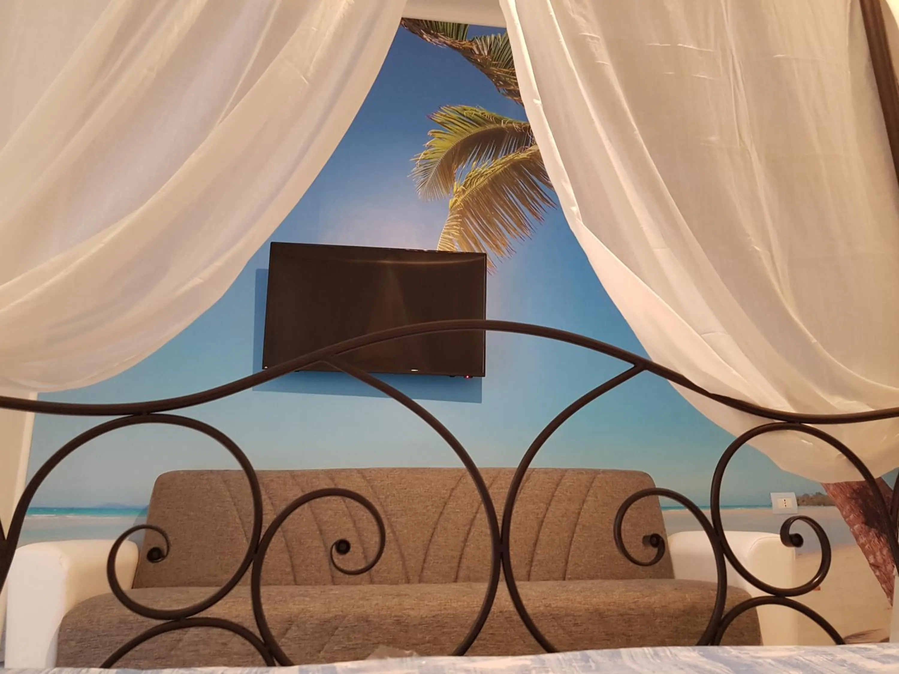 Decorative detail in Bed Rho Stazione - Fiera