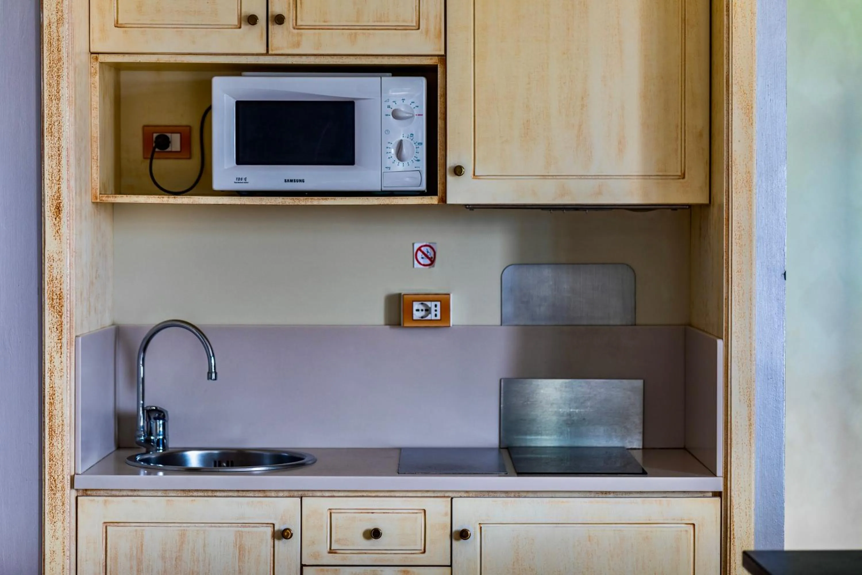 Kitchen or kitchenette in Baba Residences