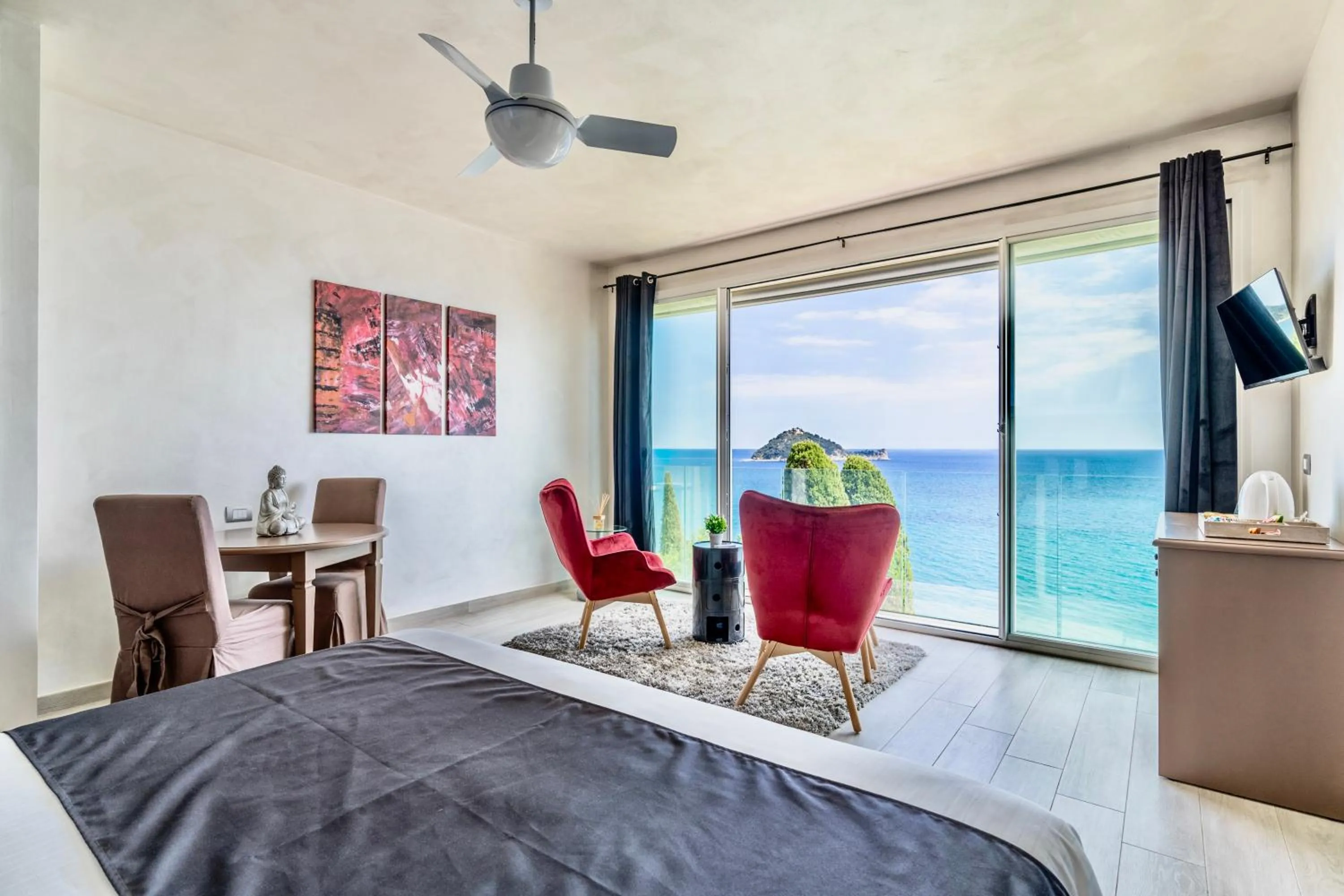 Living room, Bed in Baba Residences