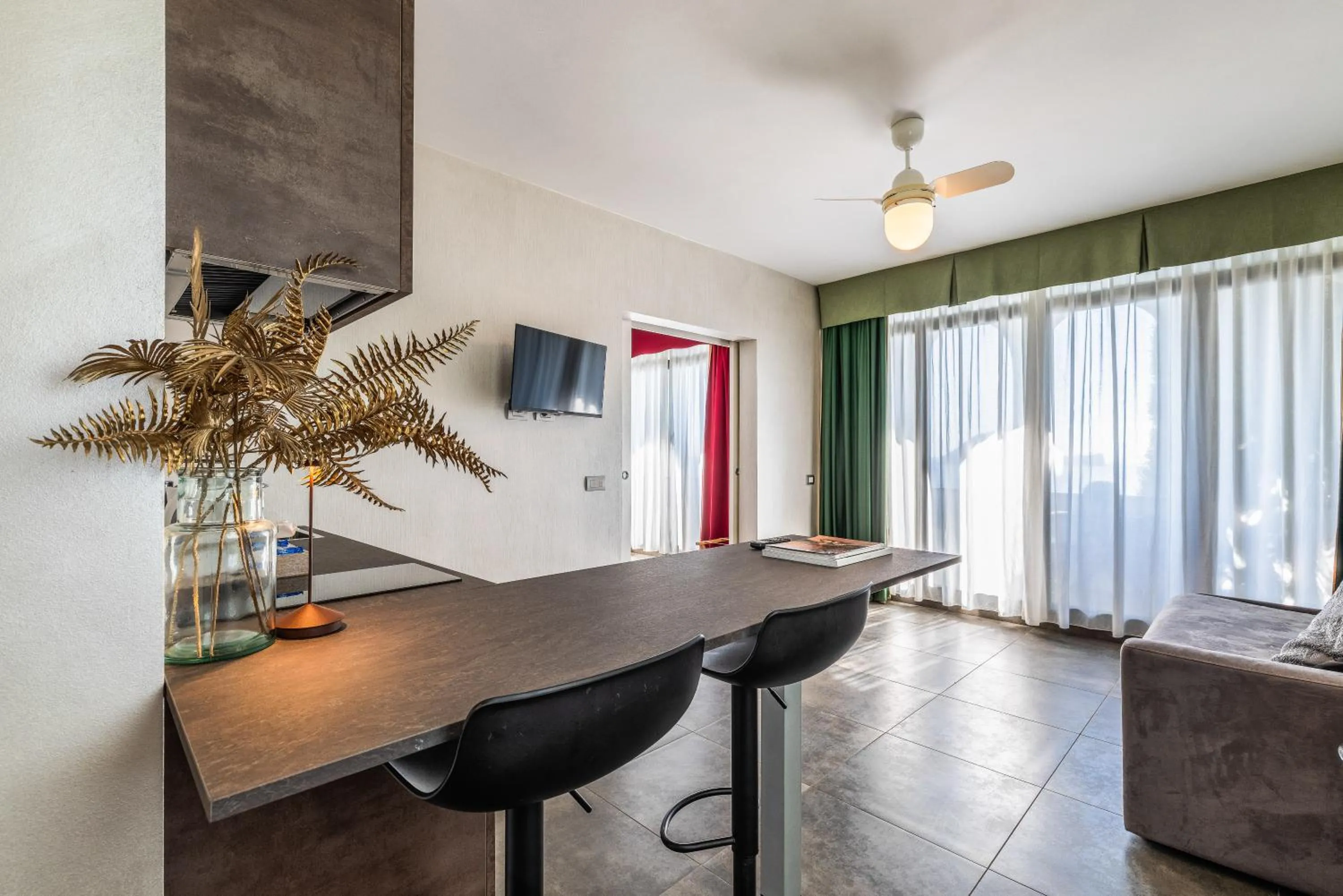 TV and multimedia in Baba Residences