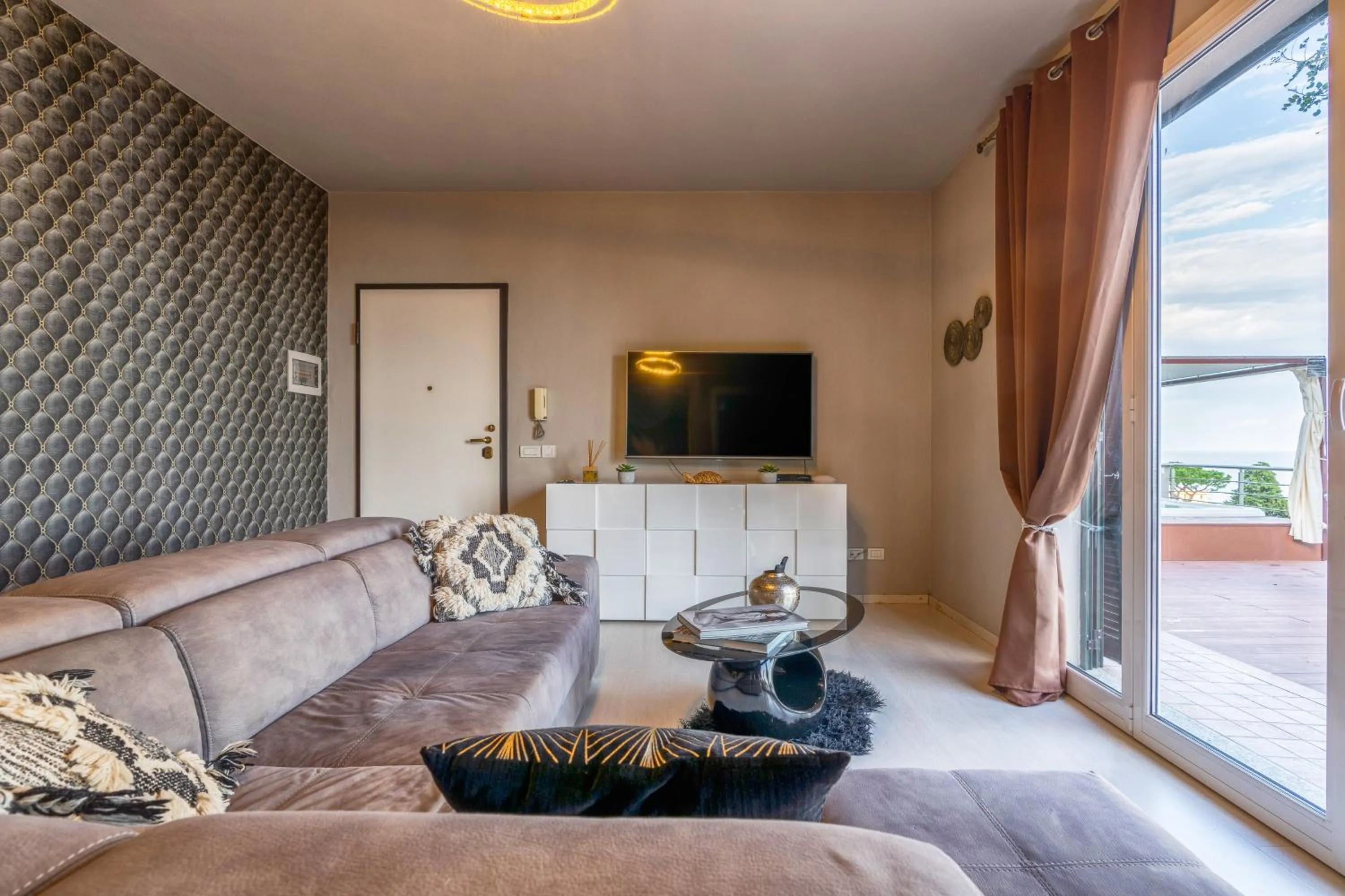 TV and multimedia in Baba Residences