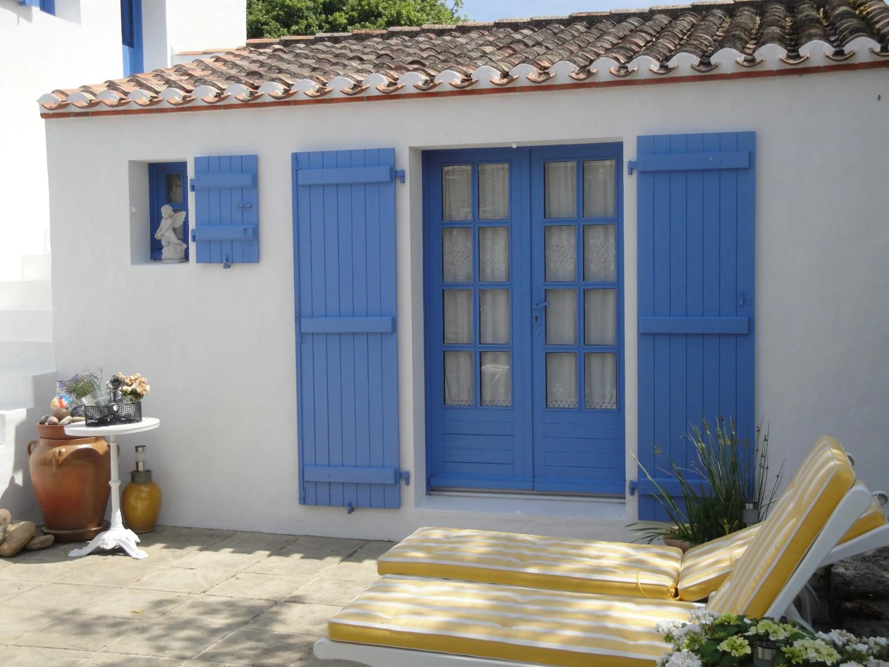 Patio in Le Buzet Bleu Bed & Breakfast