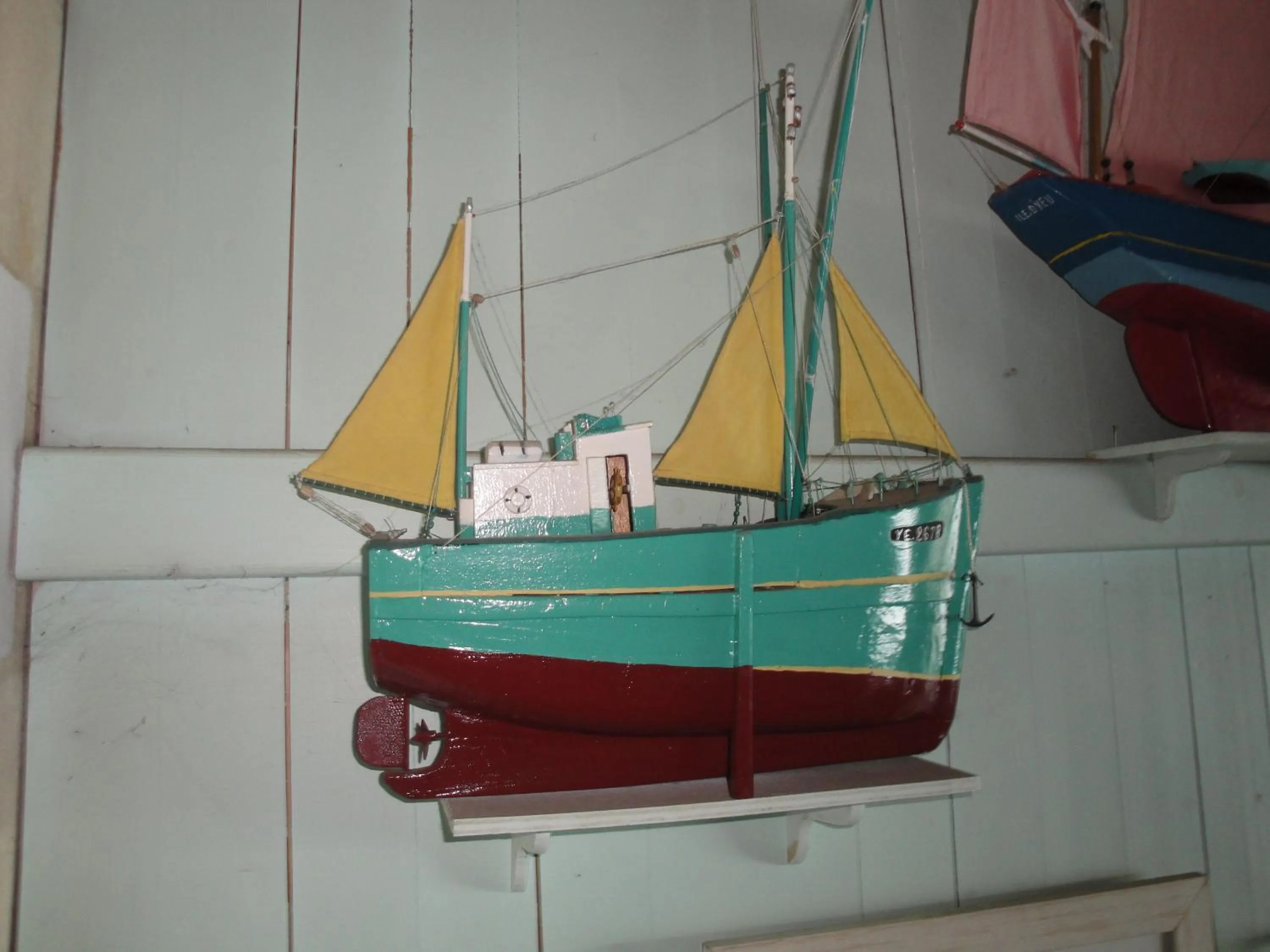 Decorative detail in Le Buzet Bleu Bed & Breakfast