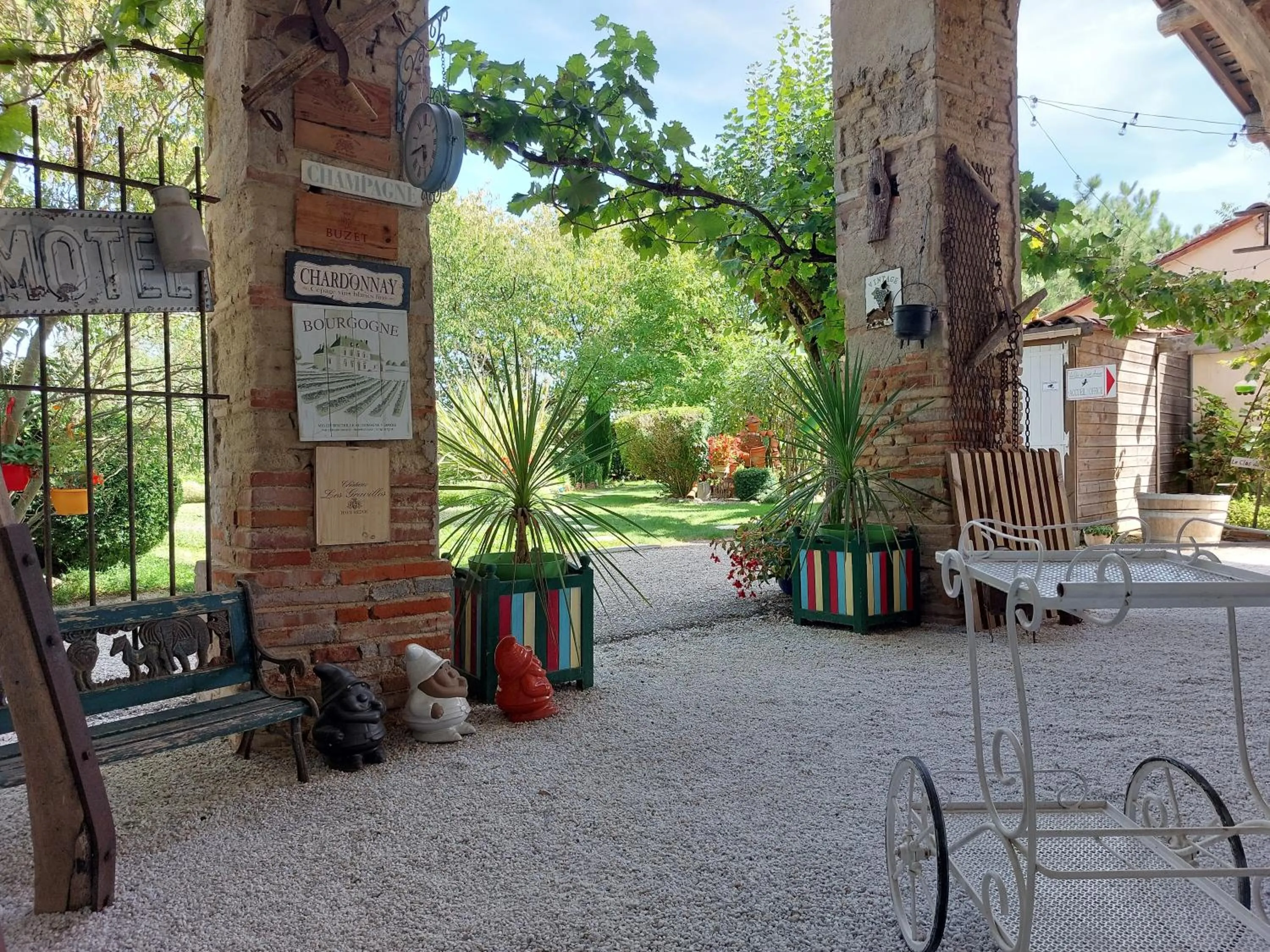 Garden view in Le Clos de Saint Amour