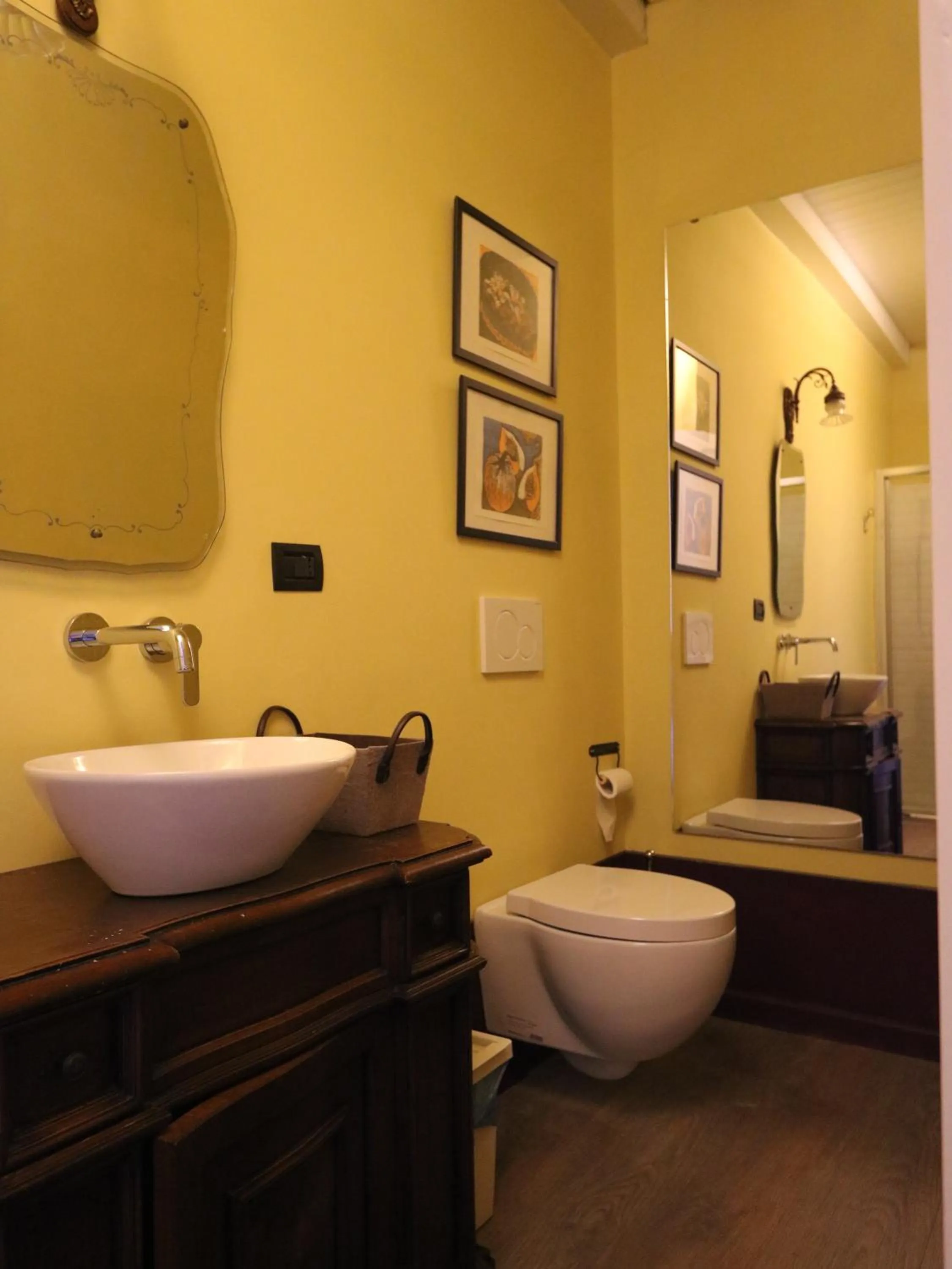 Toilet in Grand Hostel Coconut