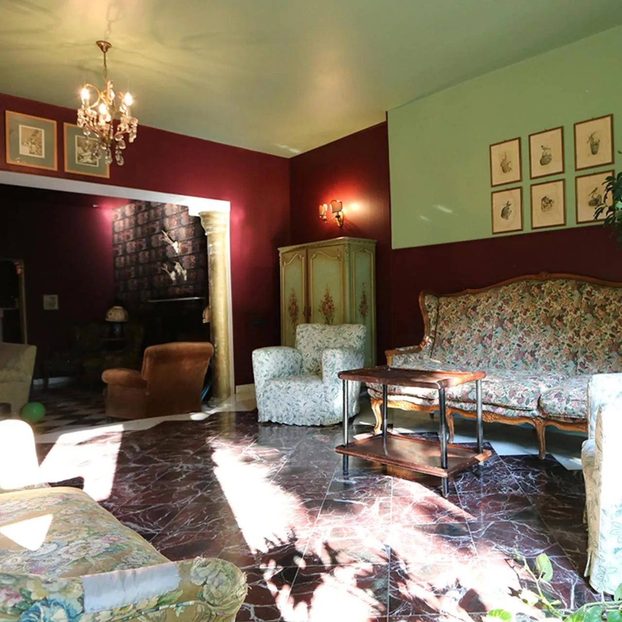 Nightclub / DJ in Grand Hostel Coconut