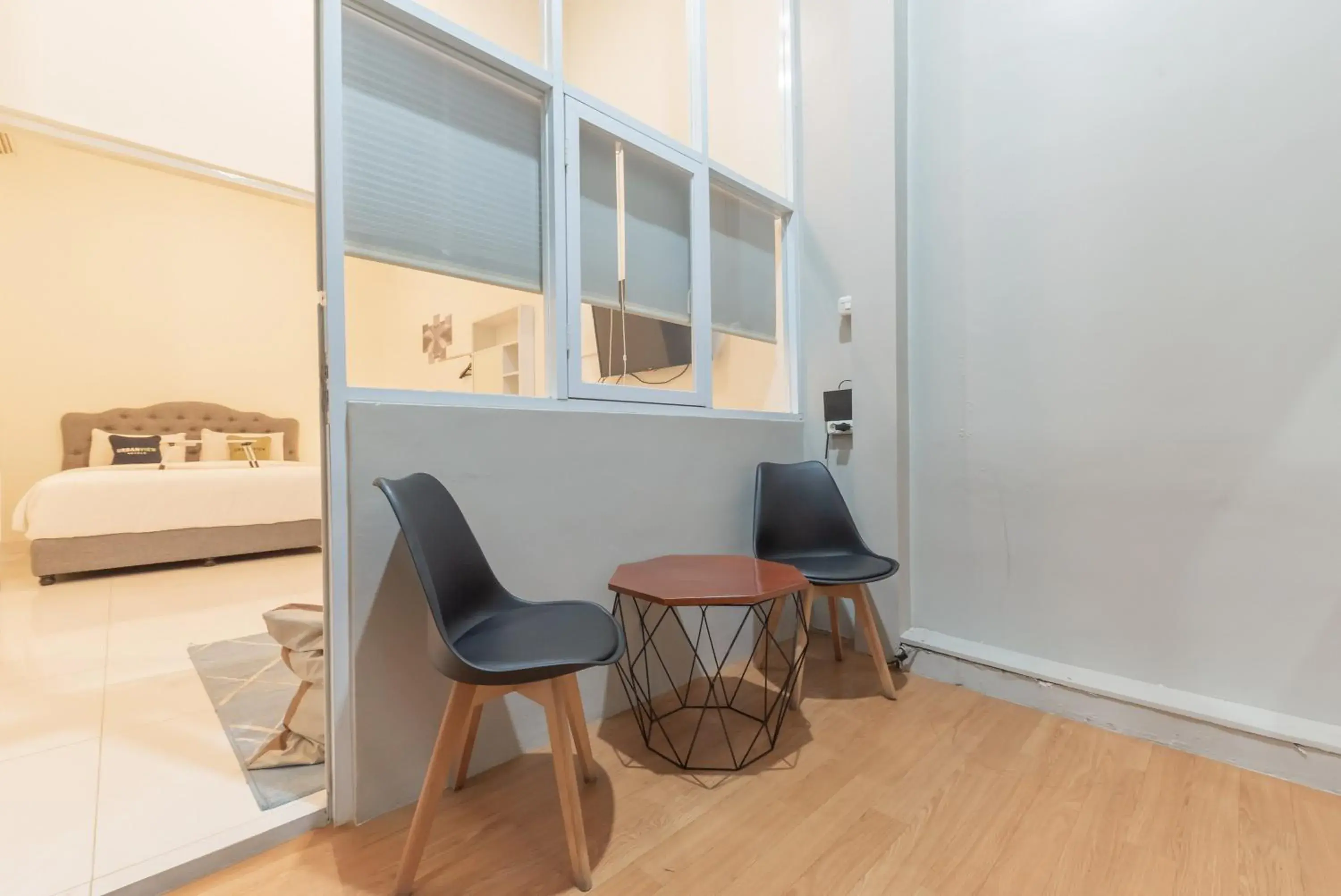 Seating area in Urbanview Darmo Residence Bandung Seating area in Urbanview Darmo Residence Bandung