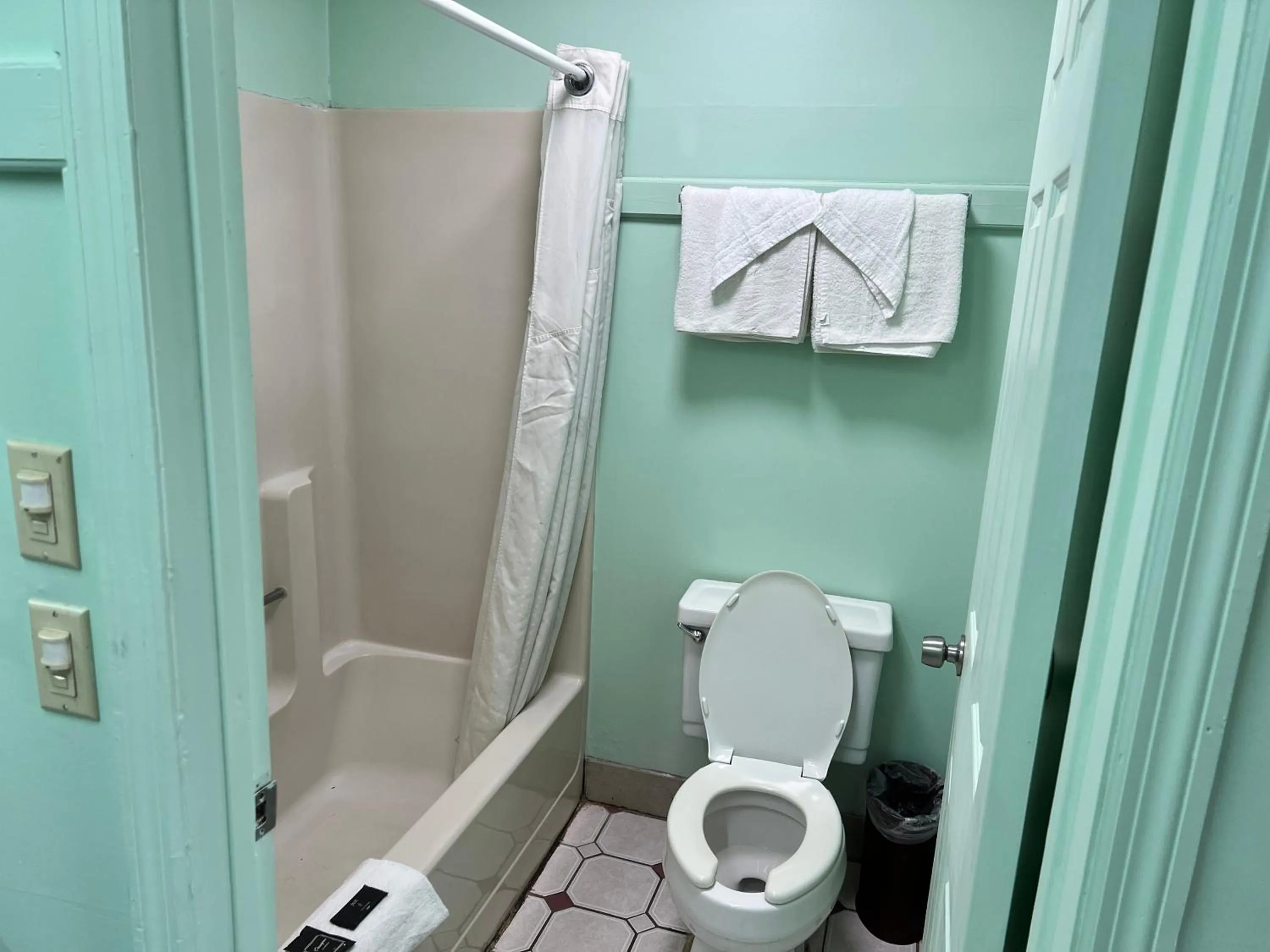 Bathroom in Travelers inn