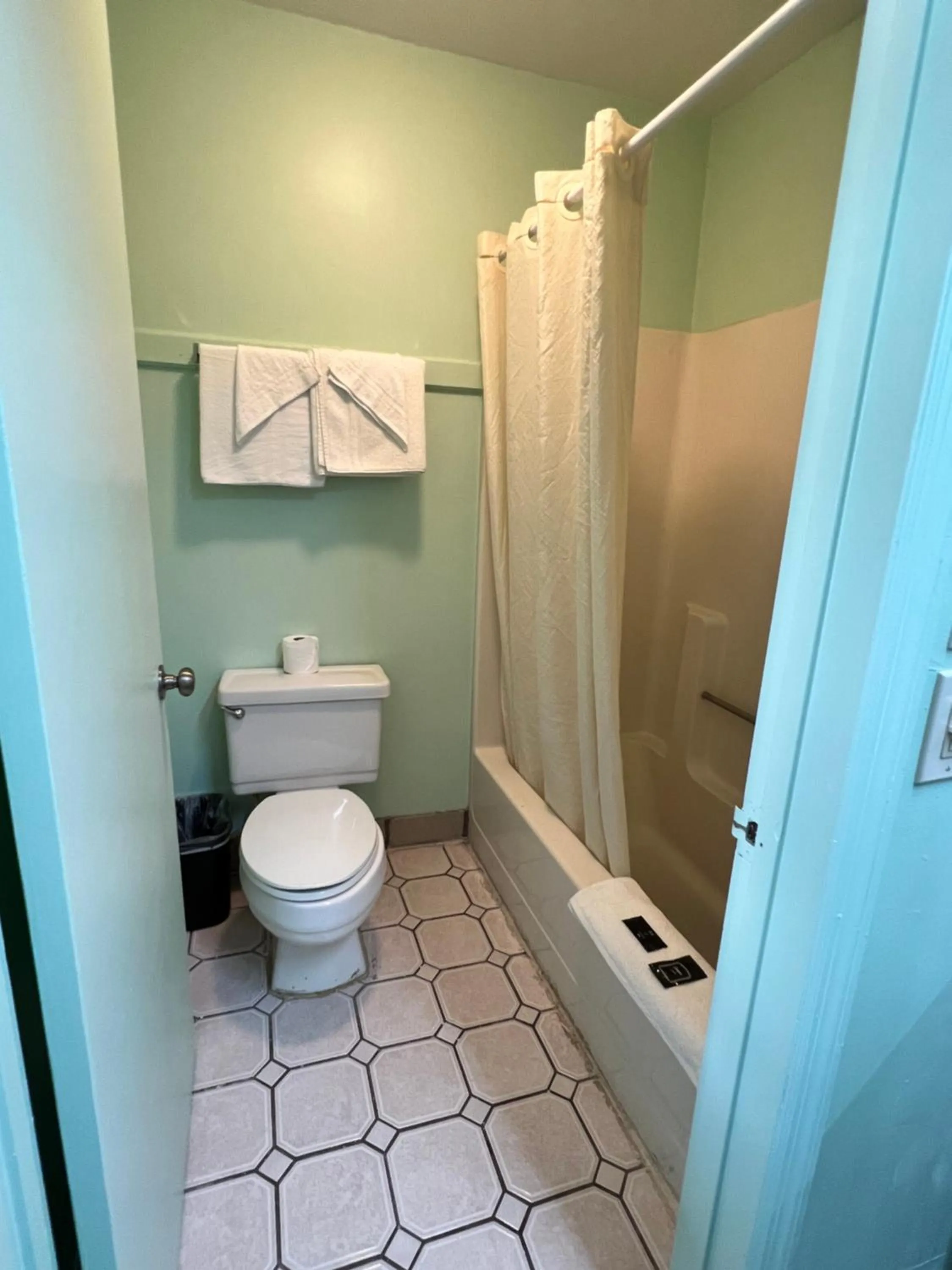 Bathroom in Travelers inn