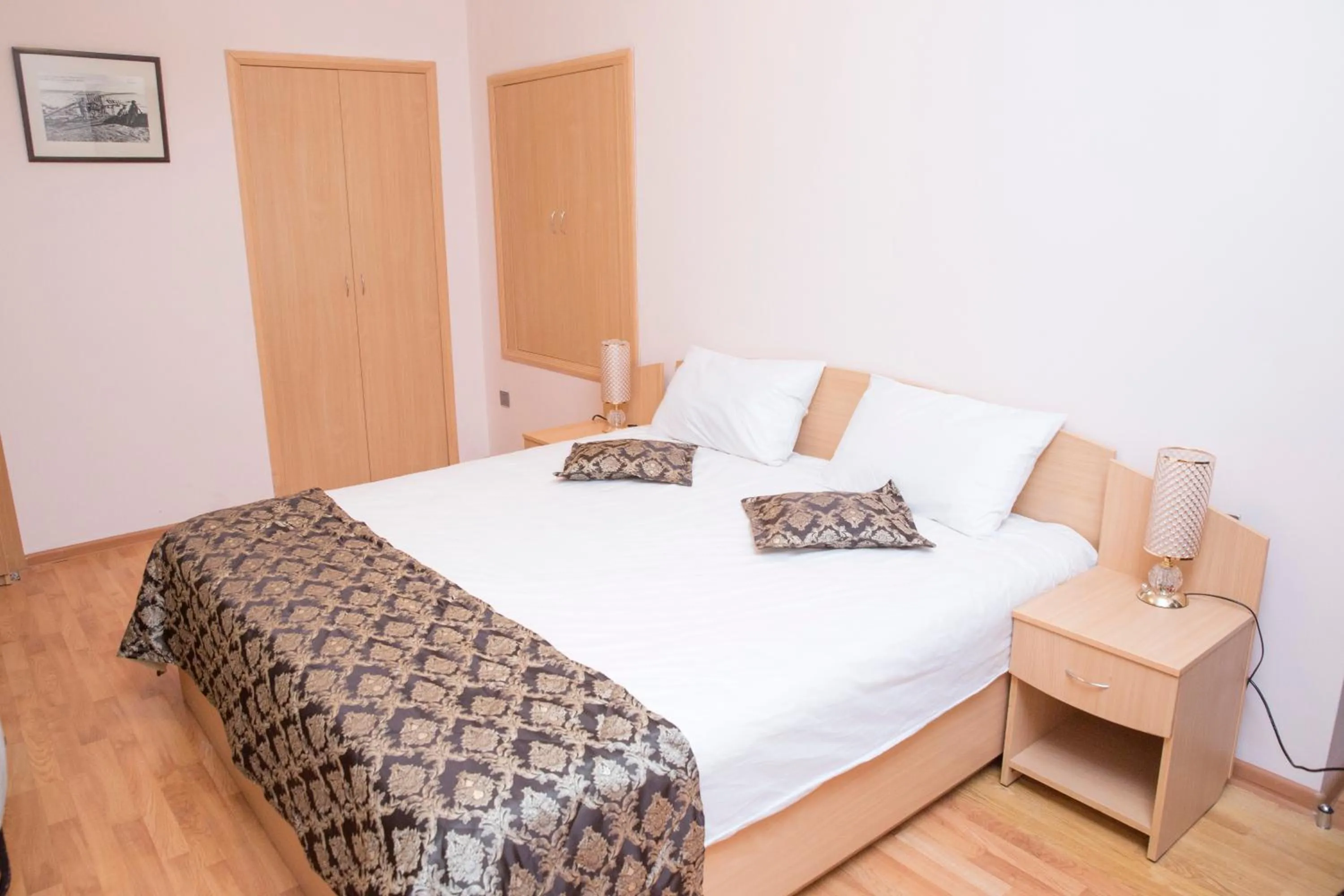 Bed in City Walls Hotel