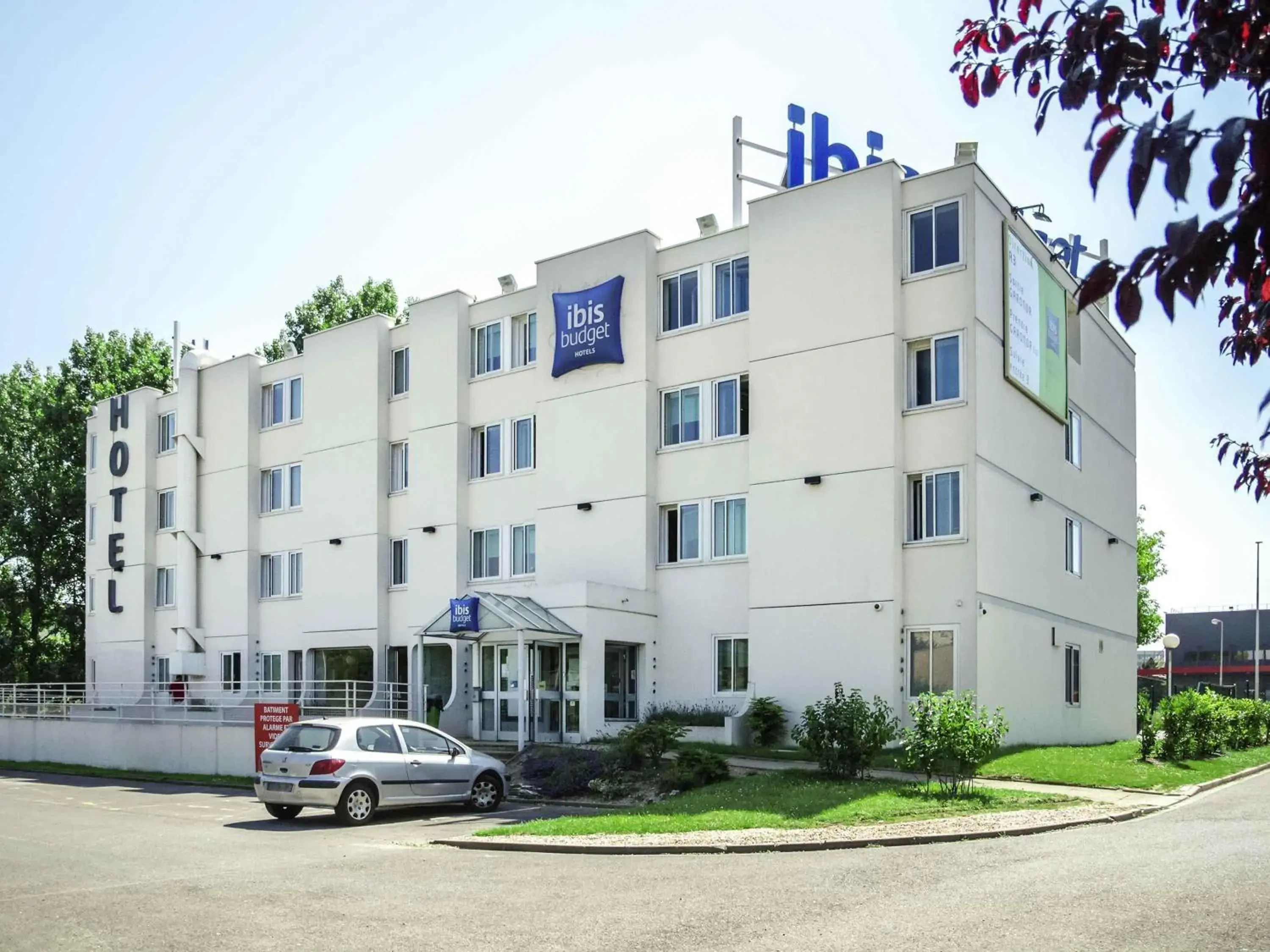 Property building in ibis budget Aeroport le Bourget Garonor Property building in ibis budget Aeroport le Bourget Garonor