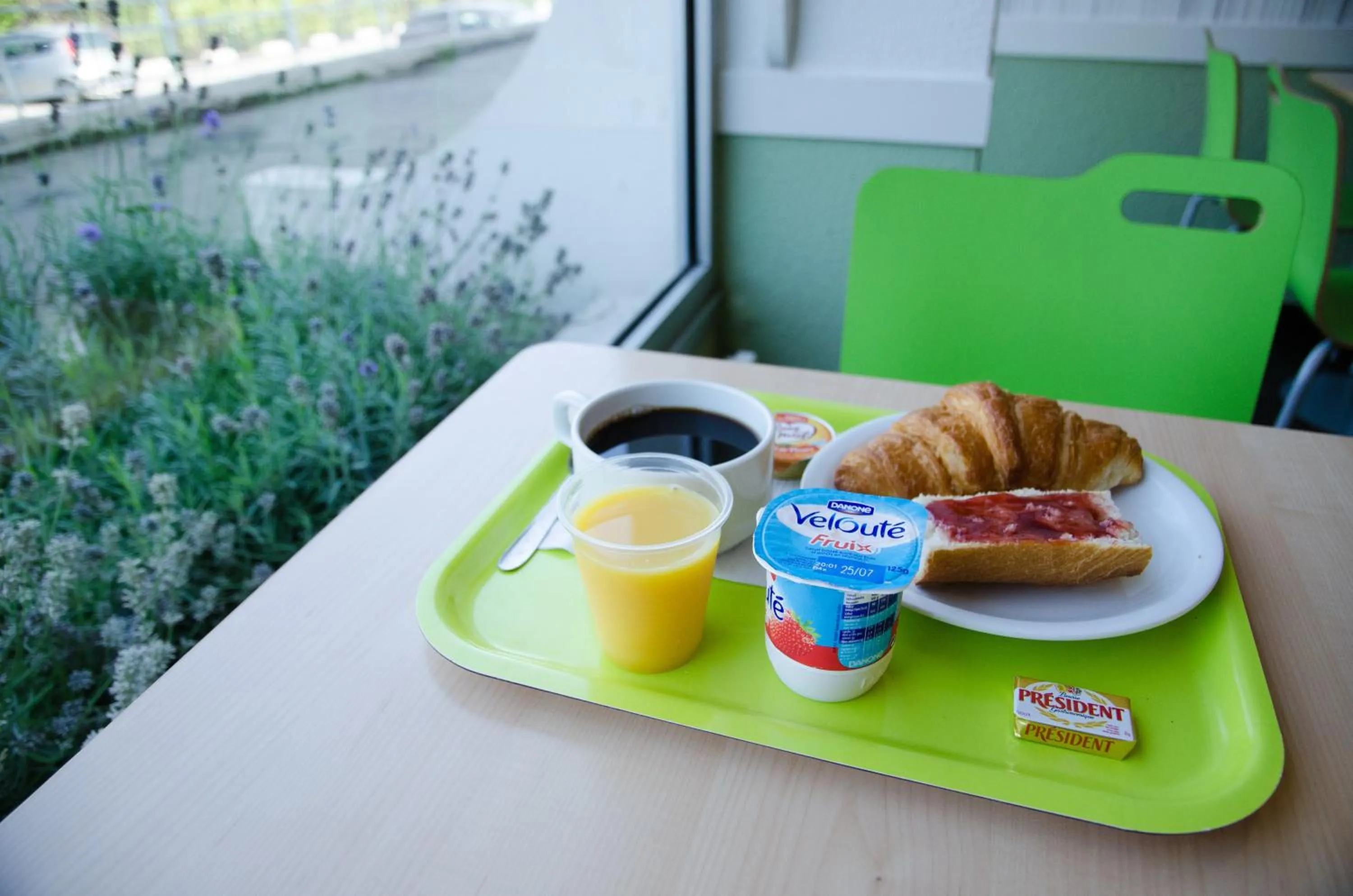 Food in ibis budget Aeroport le Bourget Garonor