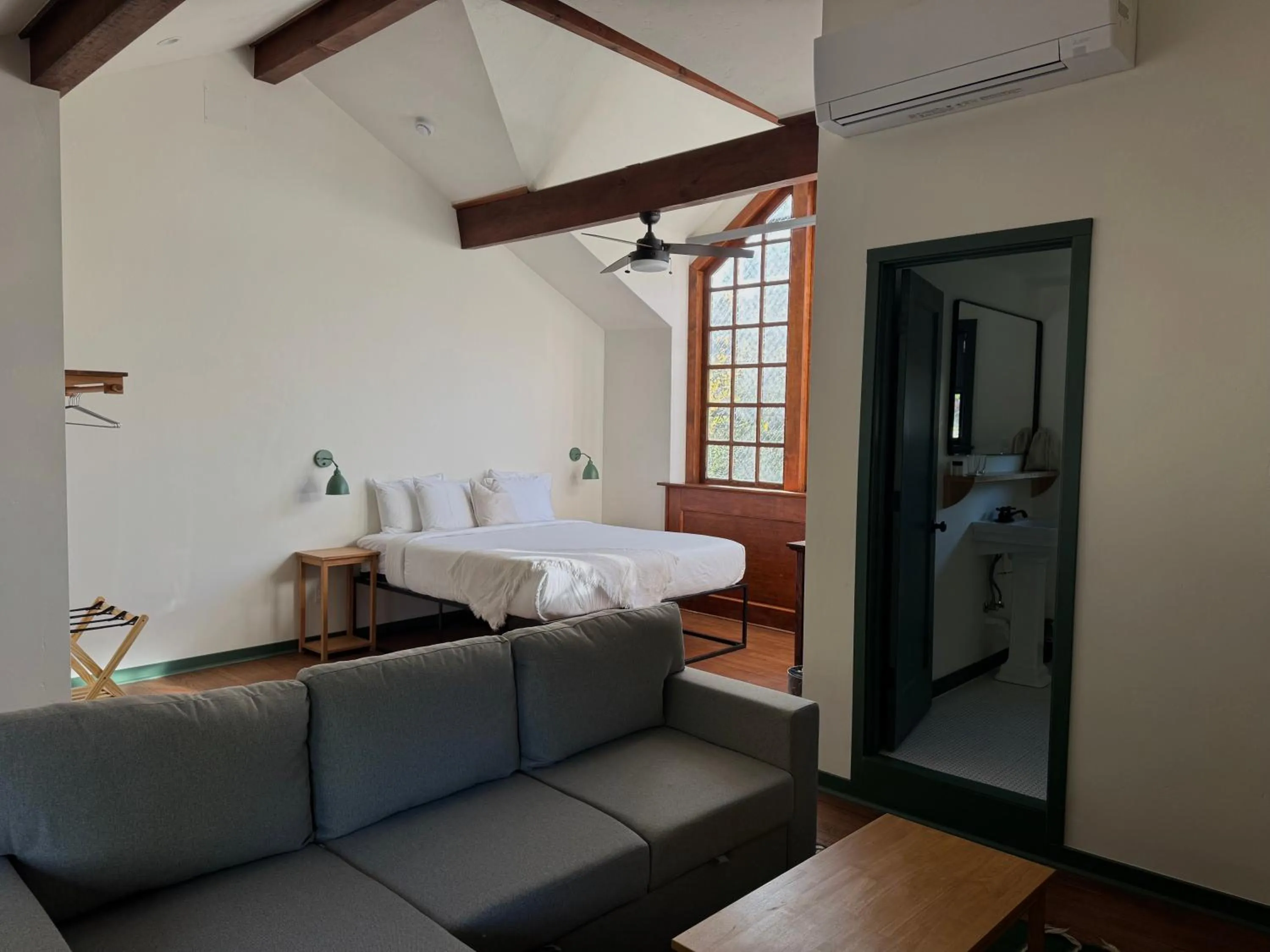 Photo of the whole room, Bed in Piety Hill Cottages