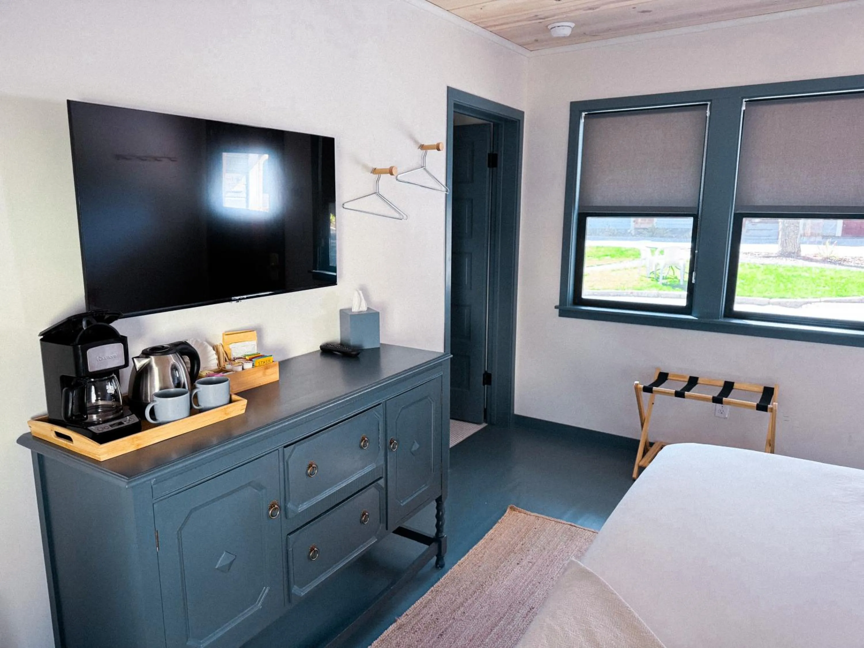 Photo of the whole room, Bed in Piety Hill Cottages