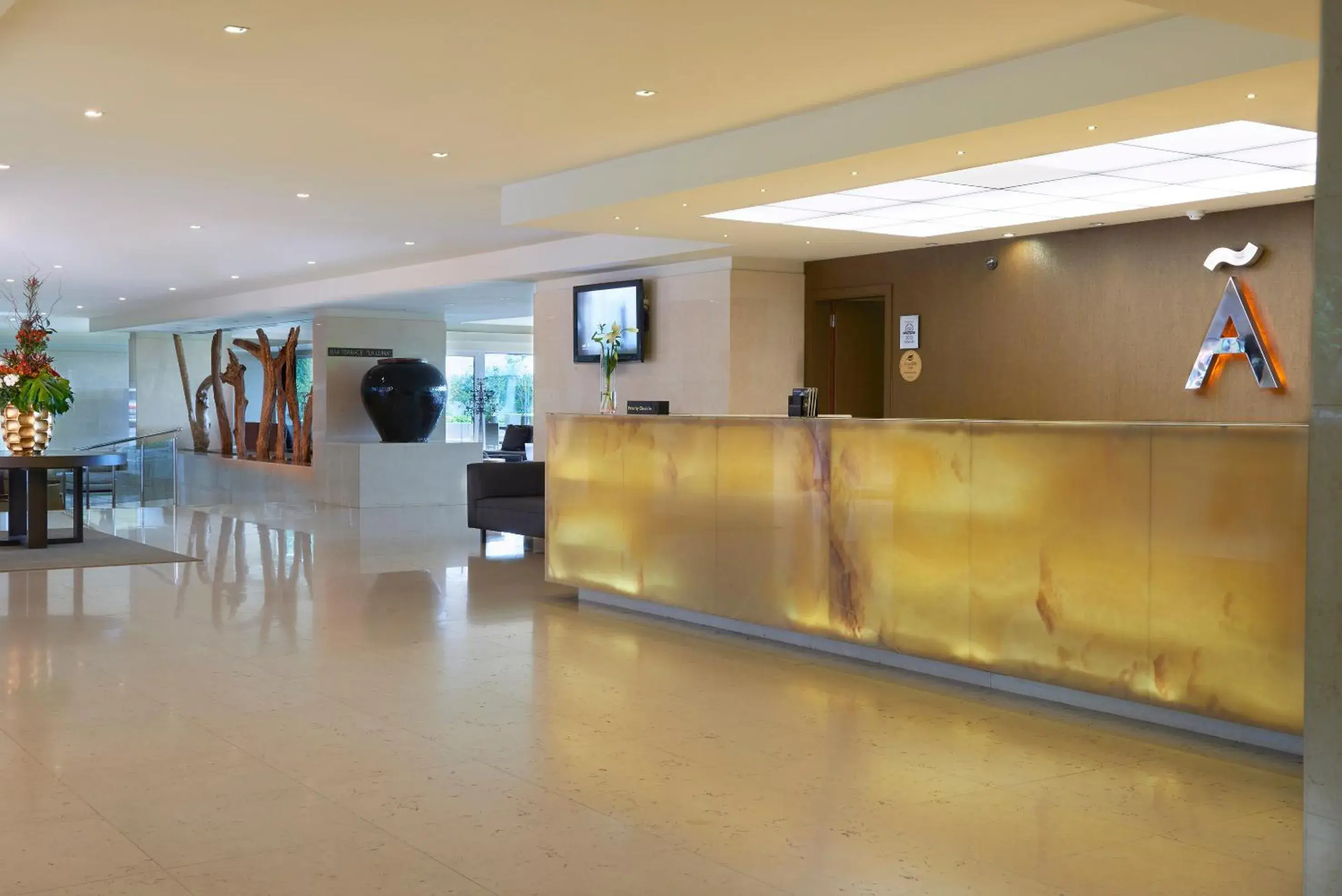Lobby or reception in Melia Madeira Mare Lobby or reception in Melia Madeira Mare
