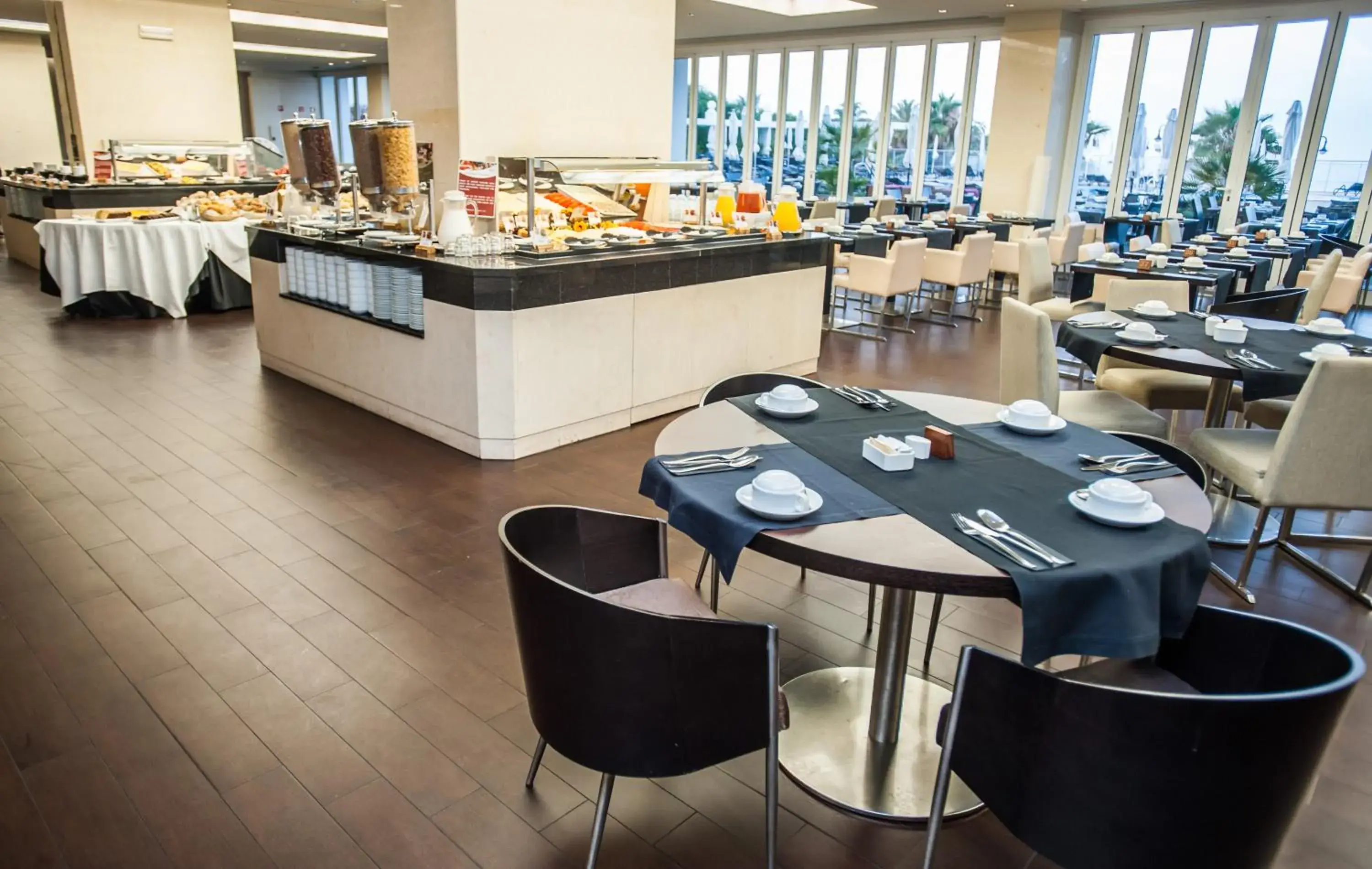 Restaurant/places to eat in Melia Madeira Mare Restaurant/places to eat in Melia Madeira Mare