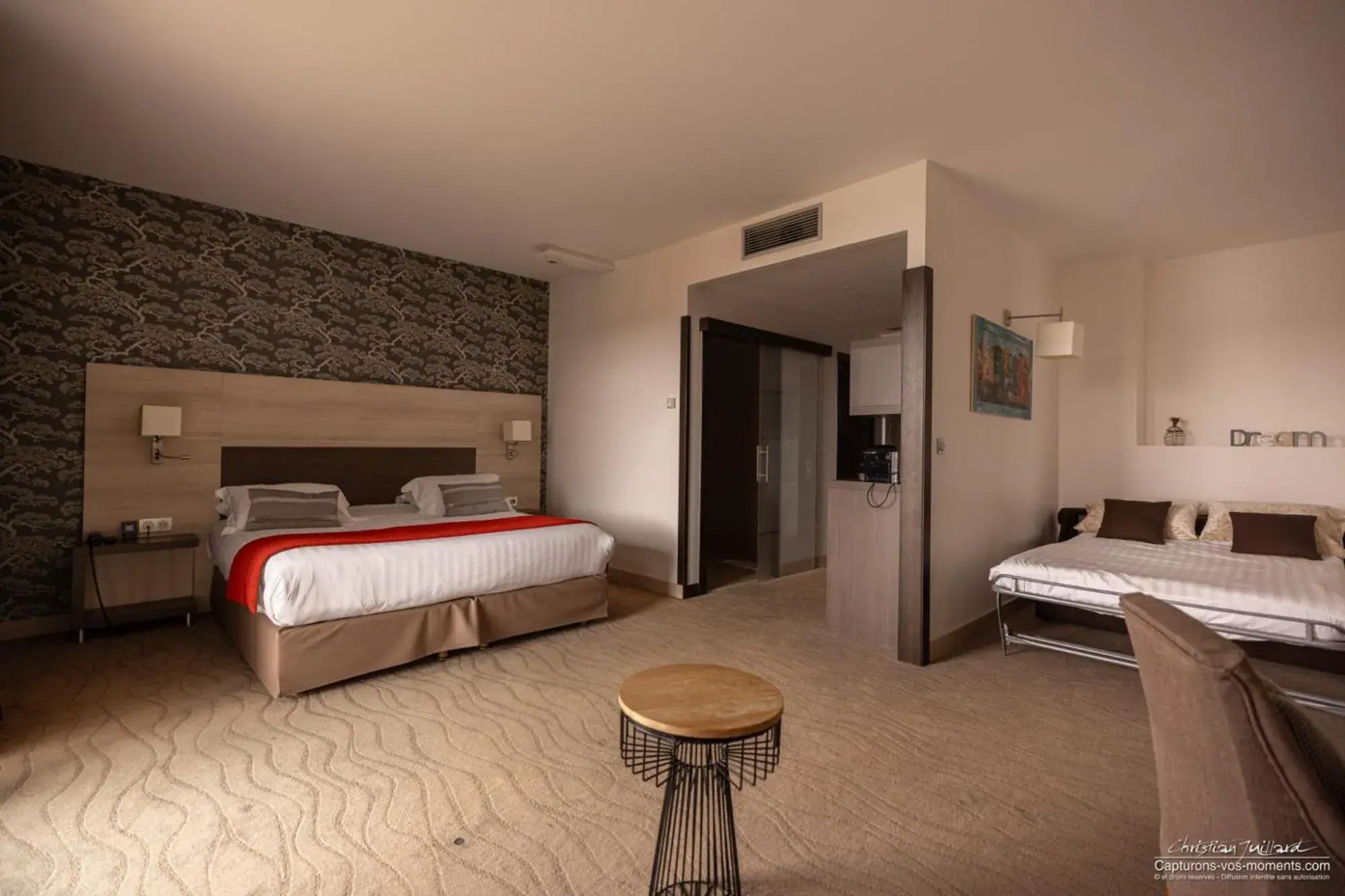 Bed in Kyriad Prestige Lyon Est - Saint Priest Eurexpo Hotel and SPA Bed in Kyriad Prestige Lyon Est - Saint Priest Eurexpo Hotel and SPA
