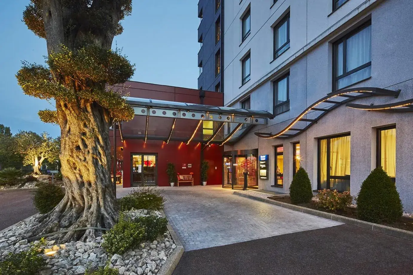 Facade/entrance in Kyriad Prestige Lyon Est - Saint Priest Eurexpo Hotel and SPA Facade/entrance in Kyriad Prestige Lyon Est - Saint Priest Eurexpo Hotel and SPA