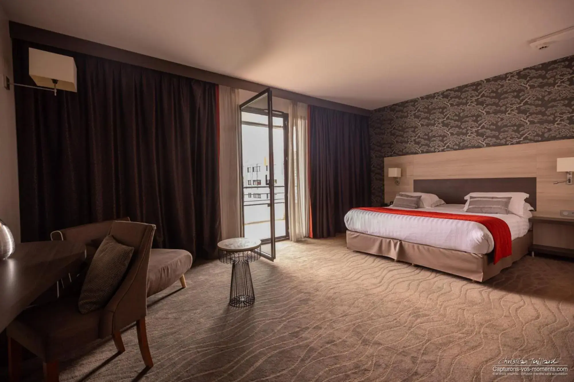 Bed in Kyriad Prestige Lyon Est - Saint Priest Eurexpo Hotel and SPA Bed in Kyriad Prestige Lyon Est - Saint Priest Eurexpo Hotel and SPA